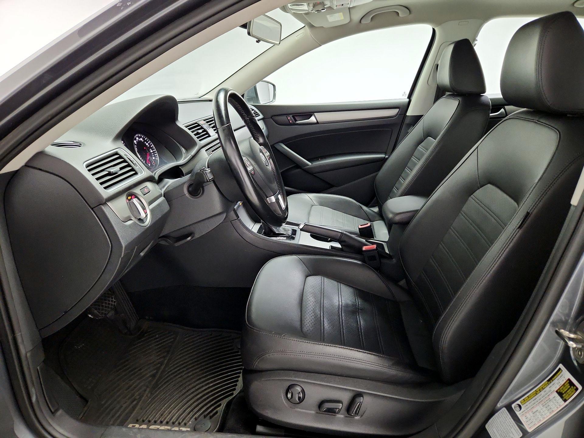 Thumbnail: 2015 Volkswagen Passat - 11