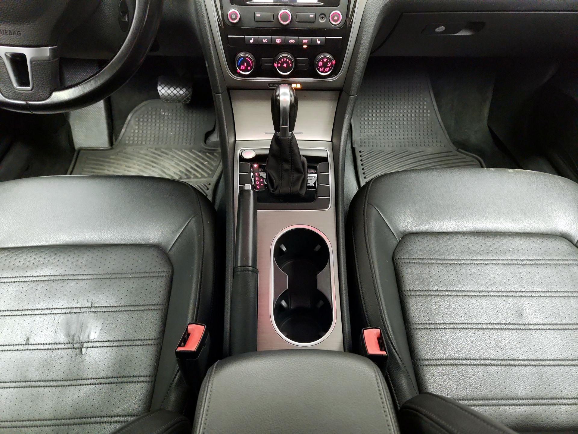 Thumbnail: 2015 Volkswagen Passat - 18