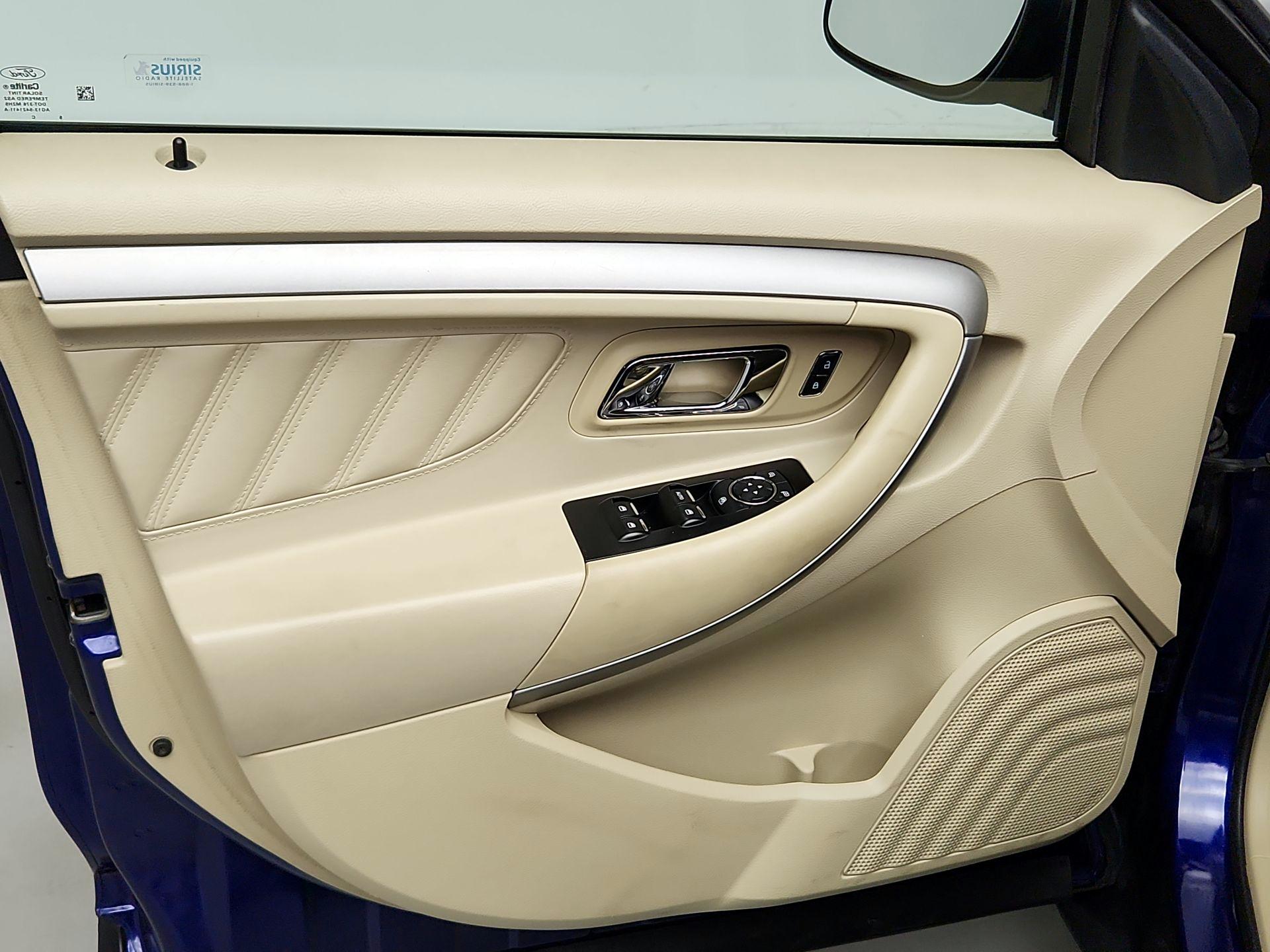 Thumbnail: 2015 Ford Taurus - 12