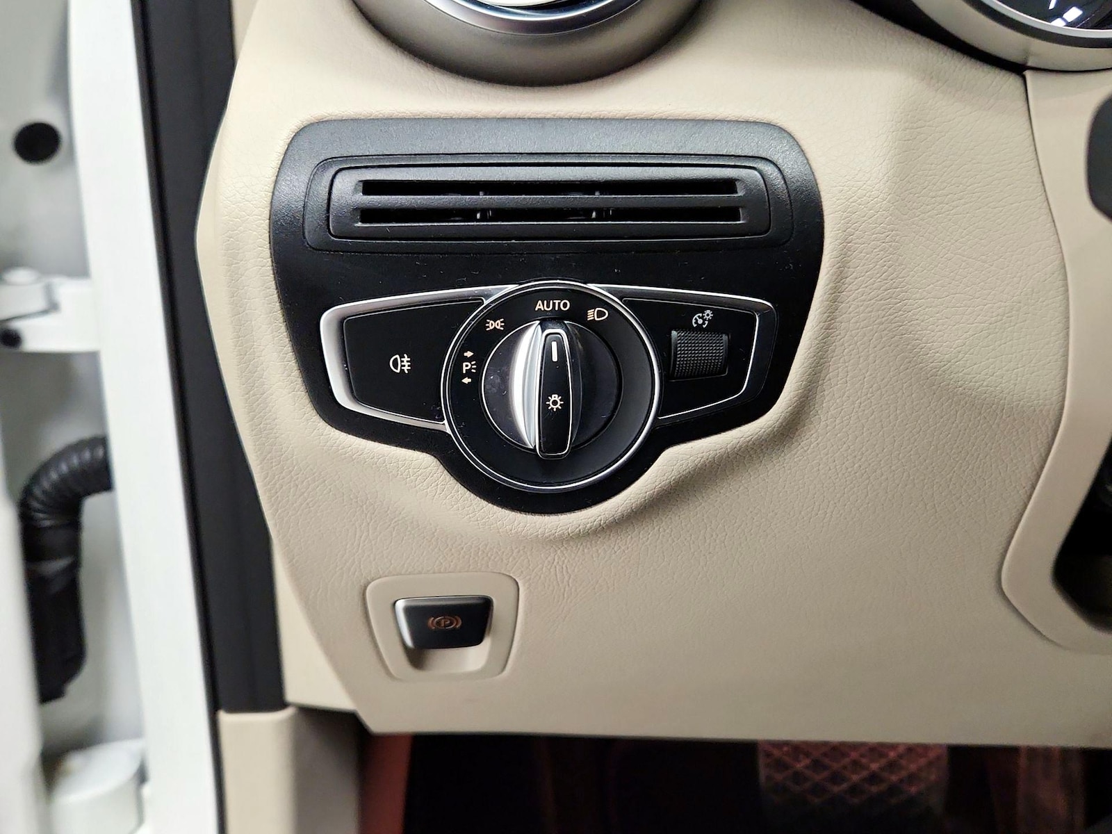 2019 Mercedes-Benz GLC GLC300 - Photo 14