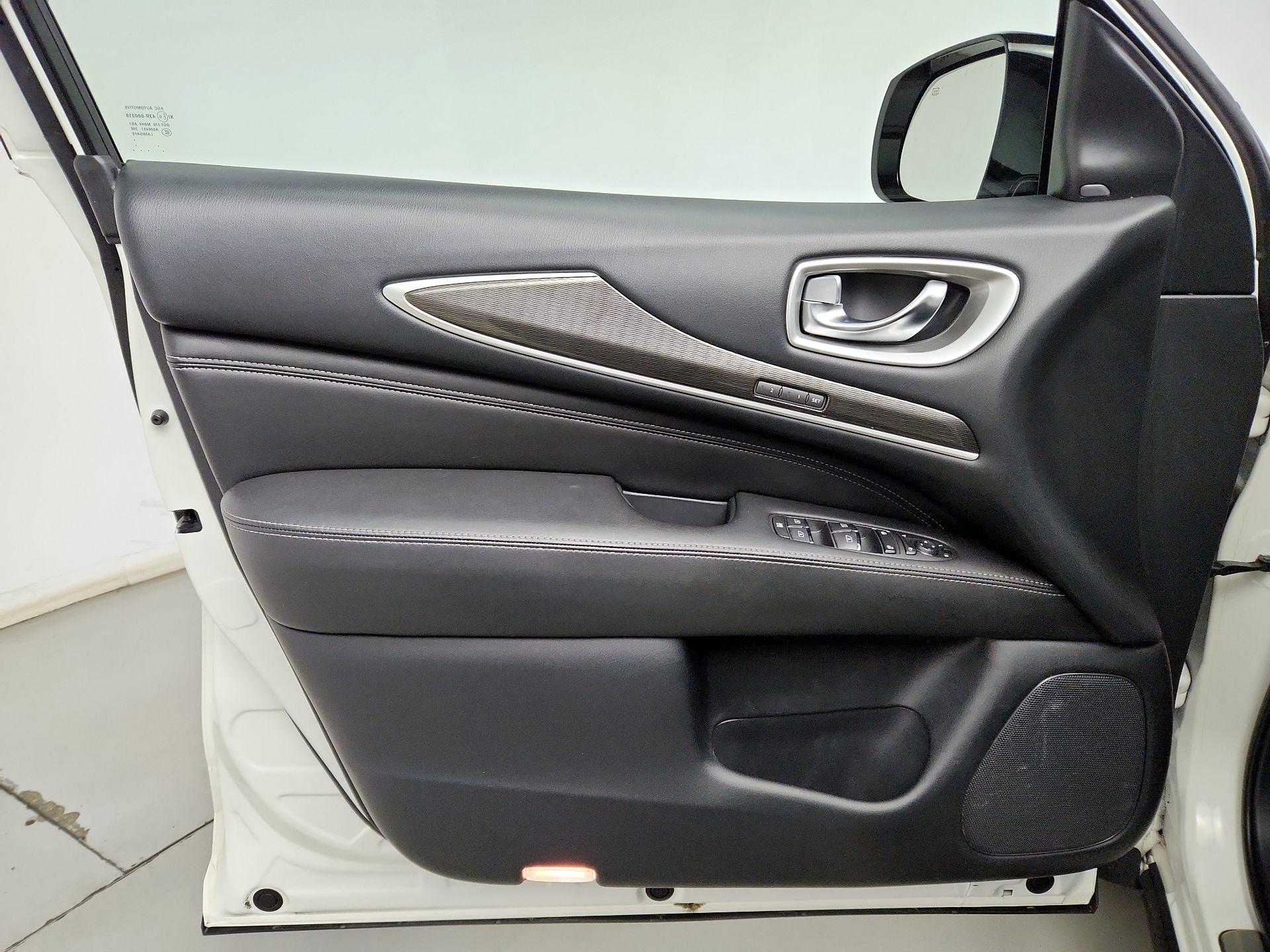 Thumbnail: 2019 INFINITI QX60 - 12