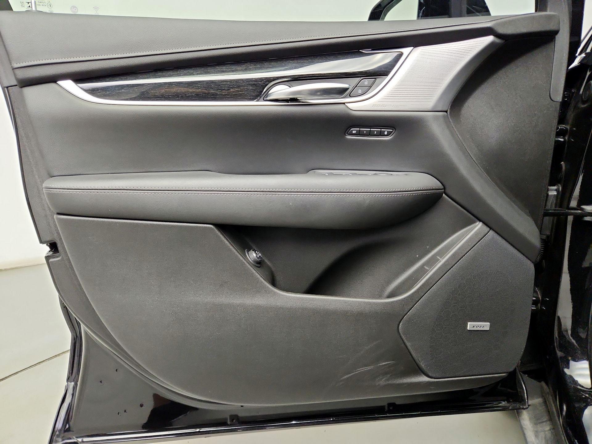 Thumbnail: 2021 Cadillac XT5 - 12