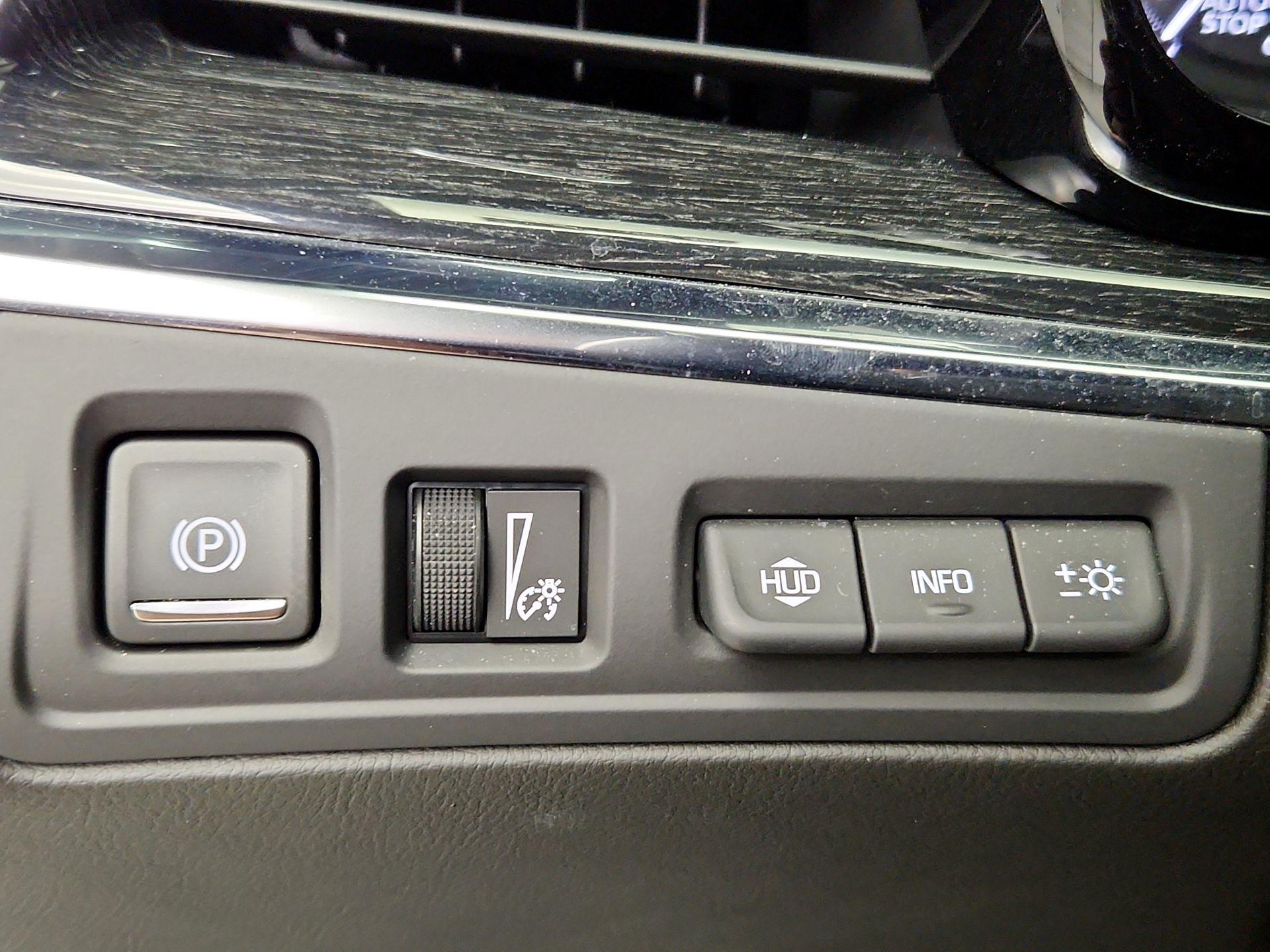 Thumbnail: 2021 Cadillac XT5 - 13