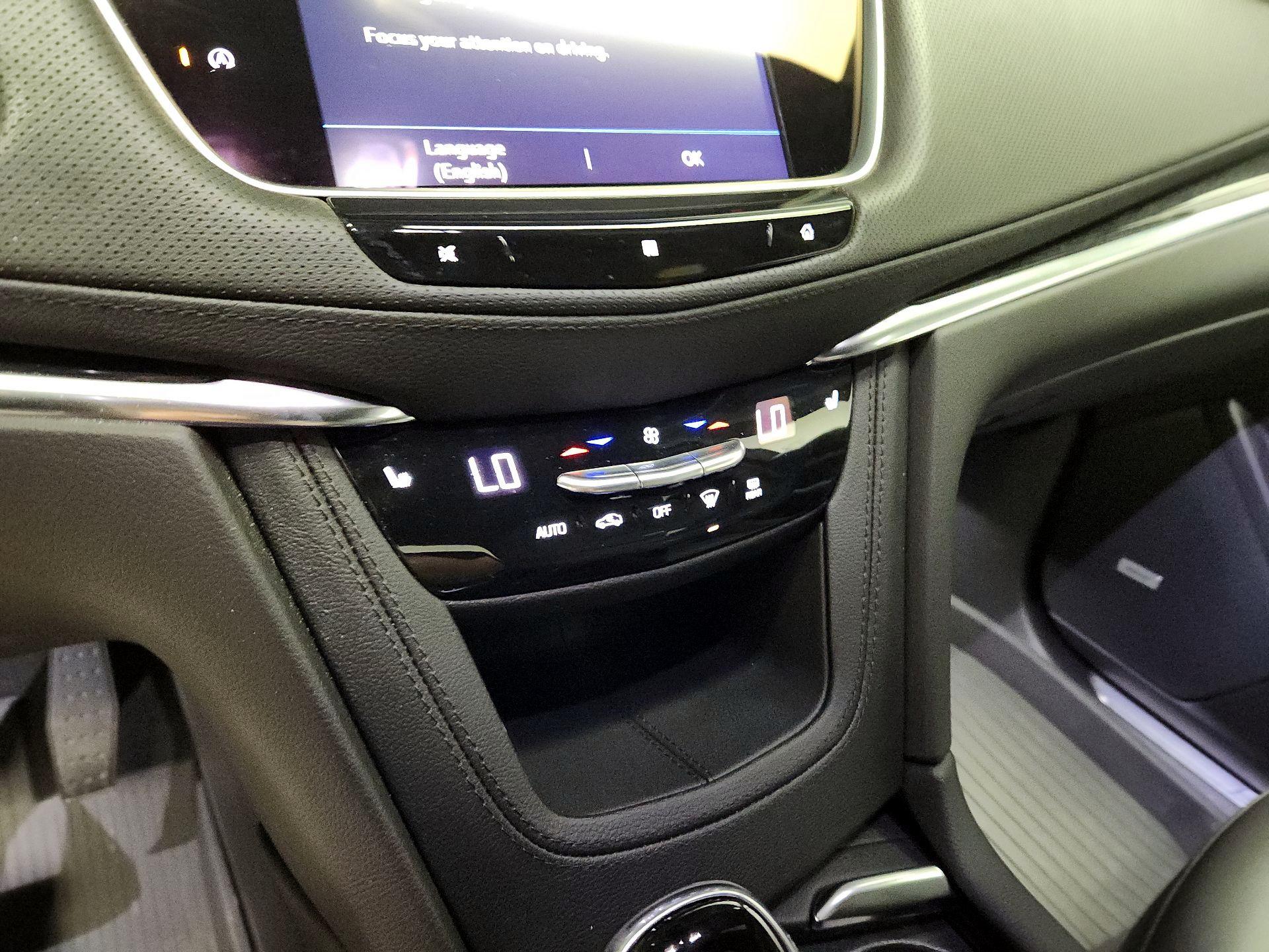Thumbnail: 2021 Cadillac XT5 - 17