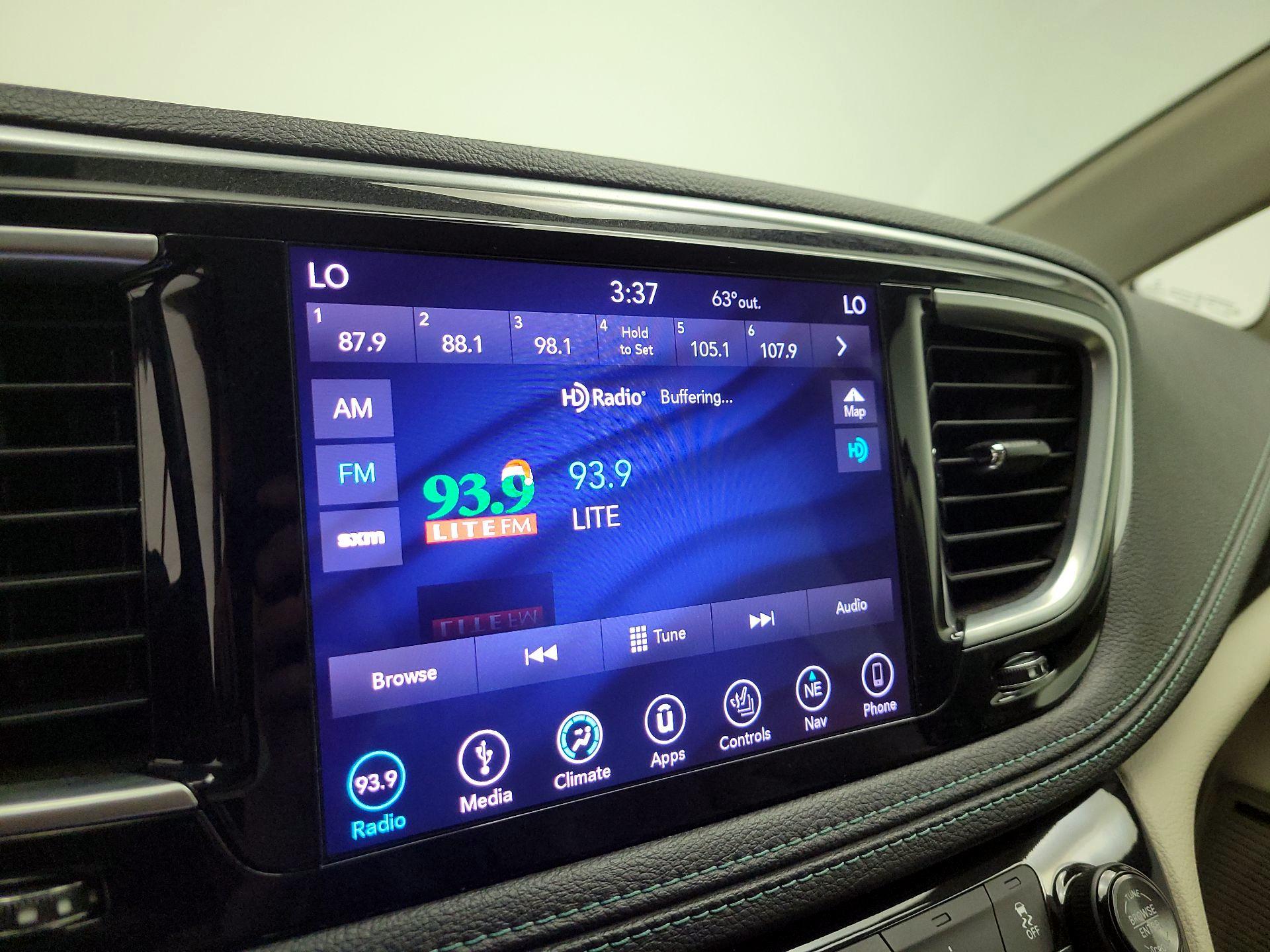 Thumbnail: 2018 Chrysler Pacifica - 13