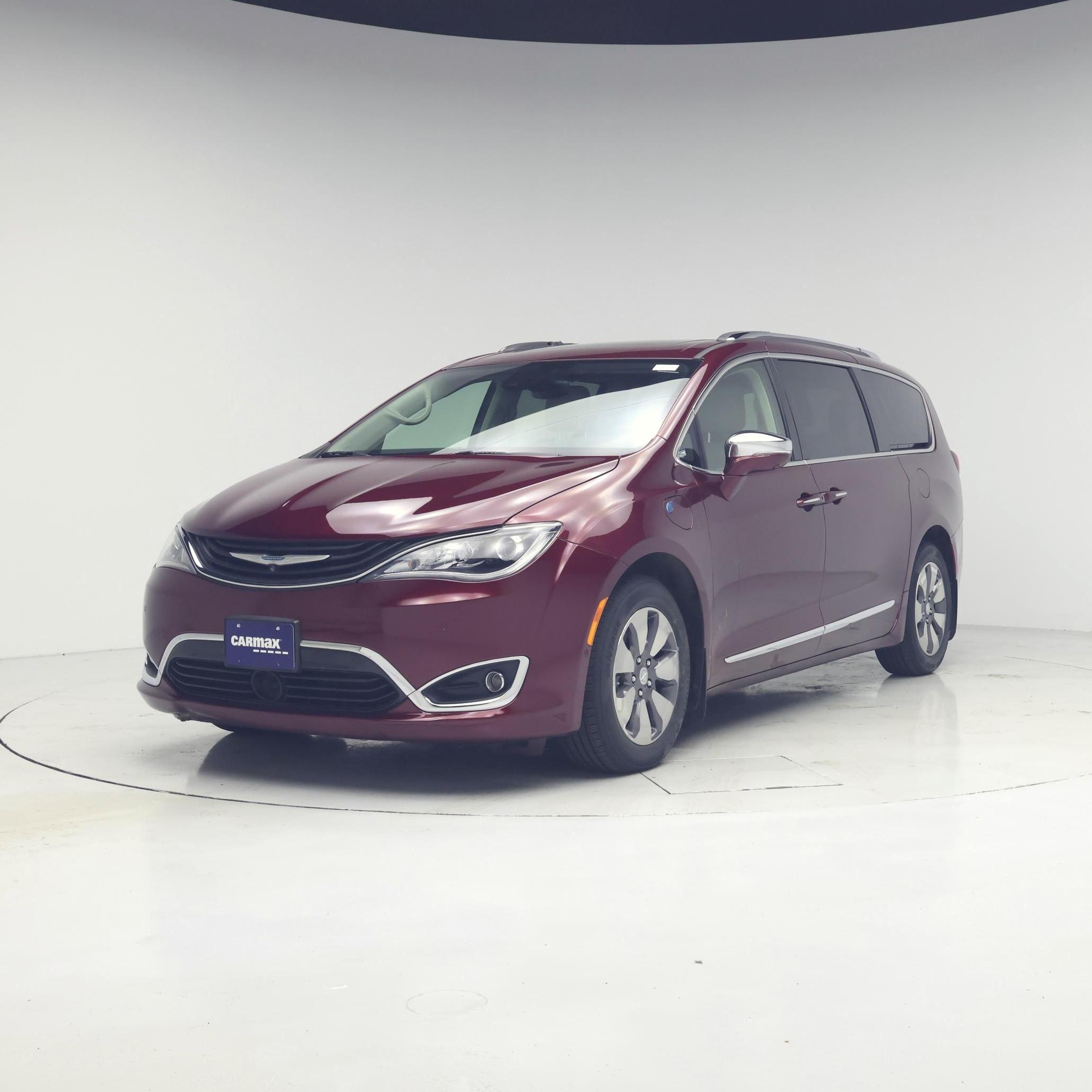 Thumbnail: 2018 Chrysler Pacifica - 4