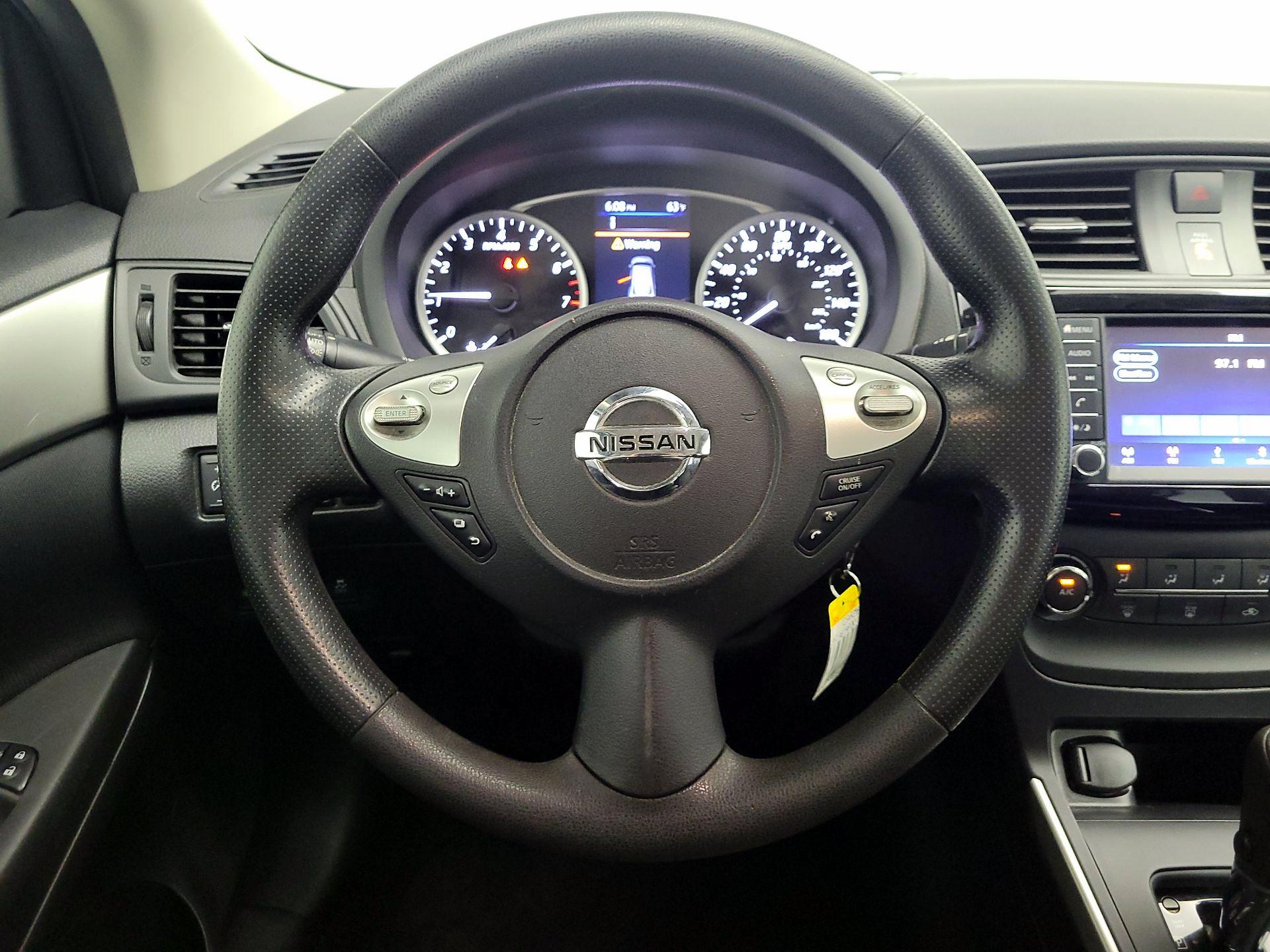 Thumbnail: 2019 Nissan Sentra - 10