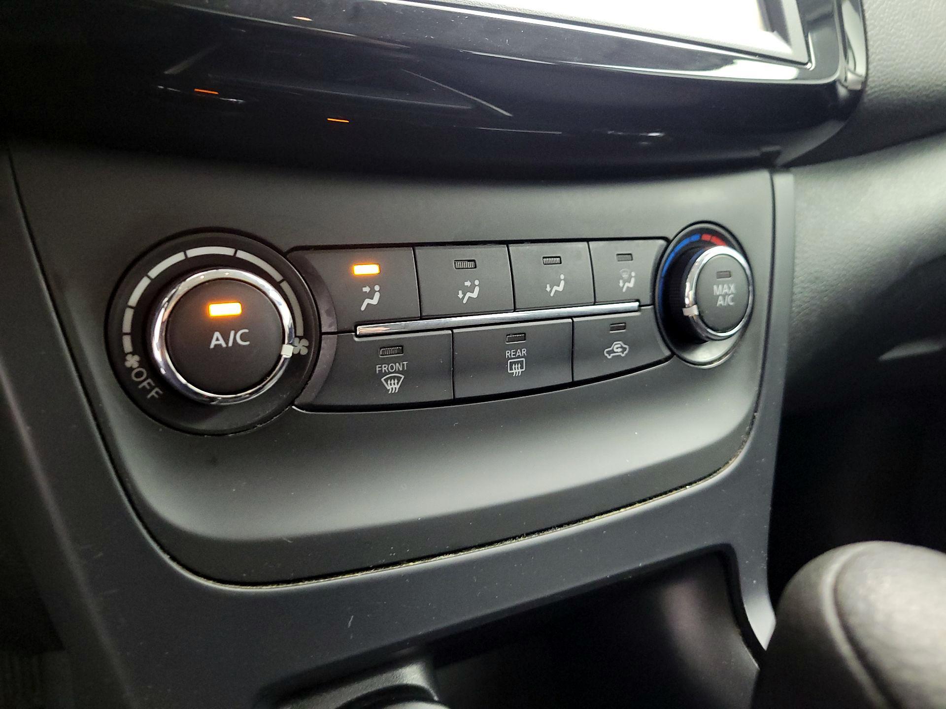 Thumbnail: 2019 Nissan Sentra - 14