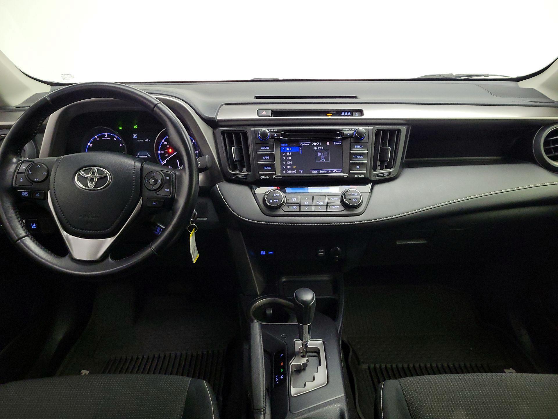 Thumbnail: 2017 Toyota RAV4 - 9