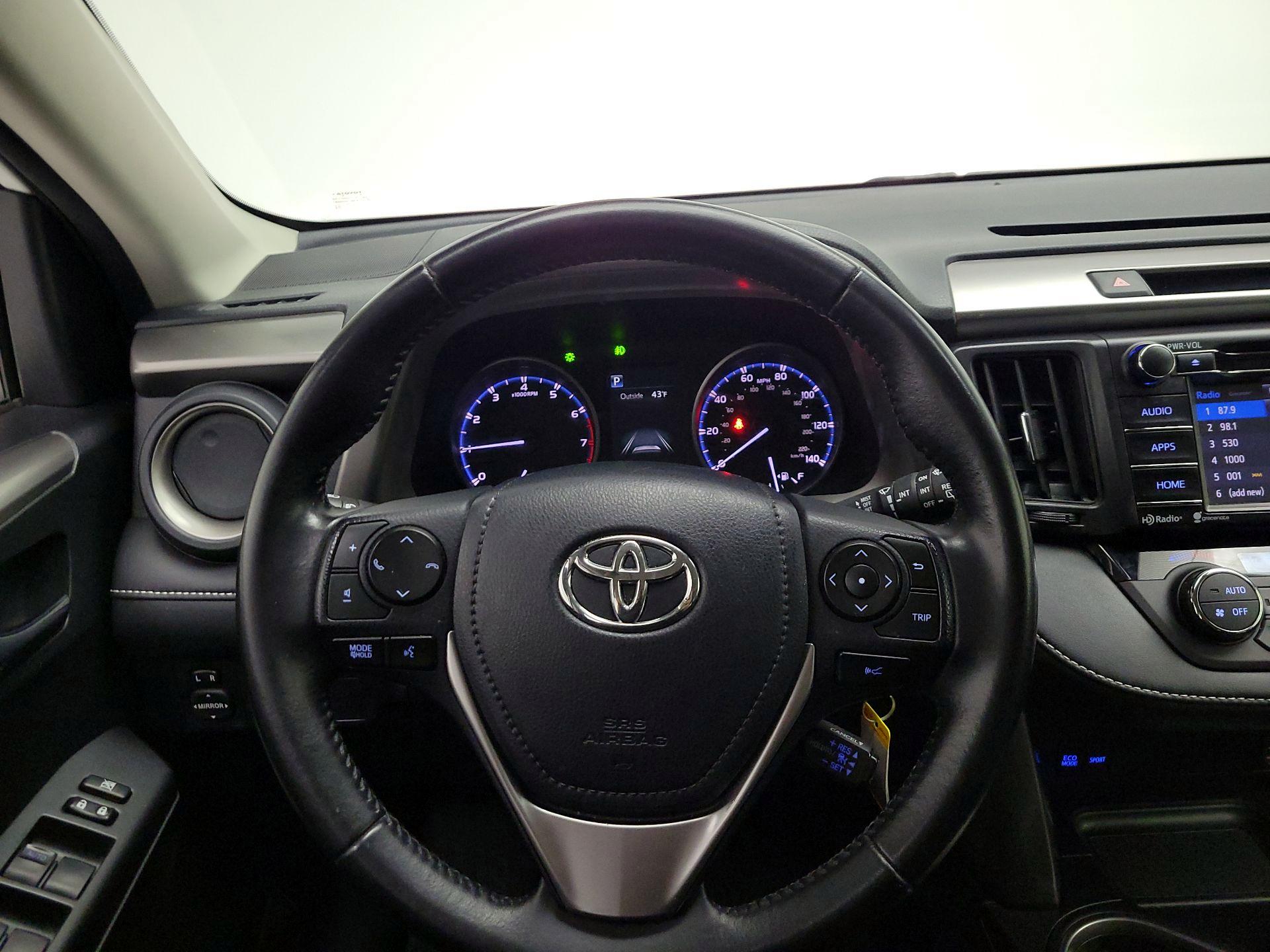 Thumbnail: 2017 Toyota RAV4 - 10