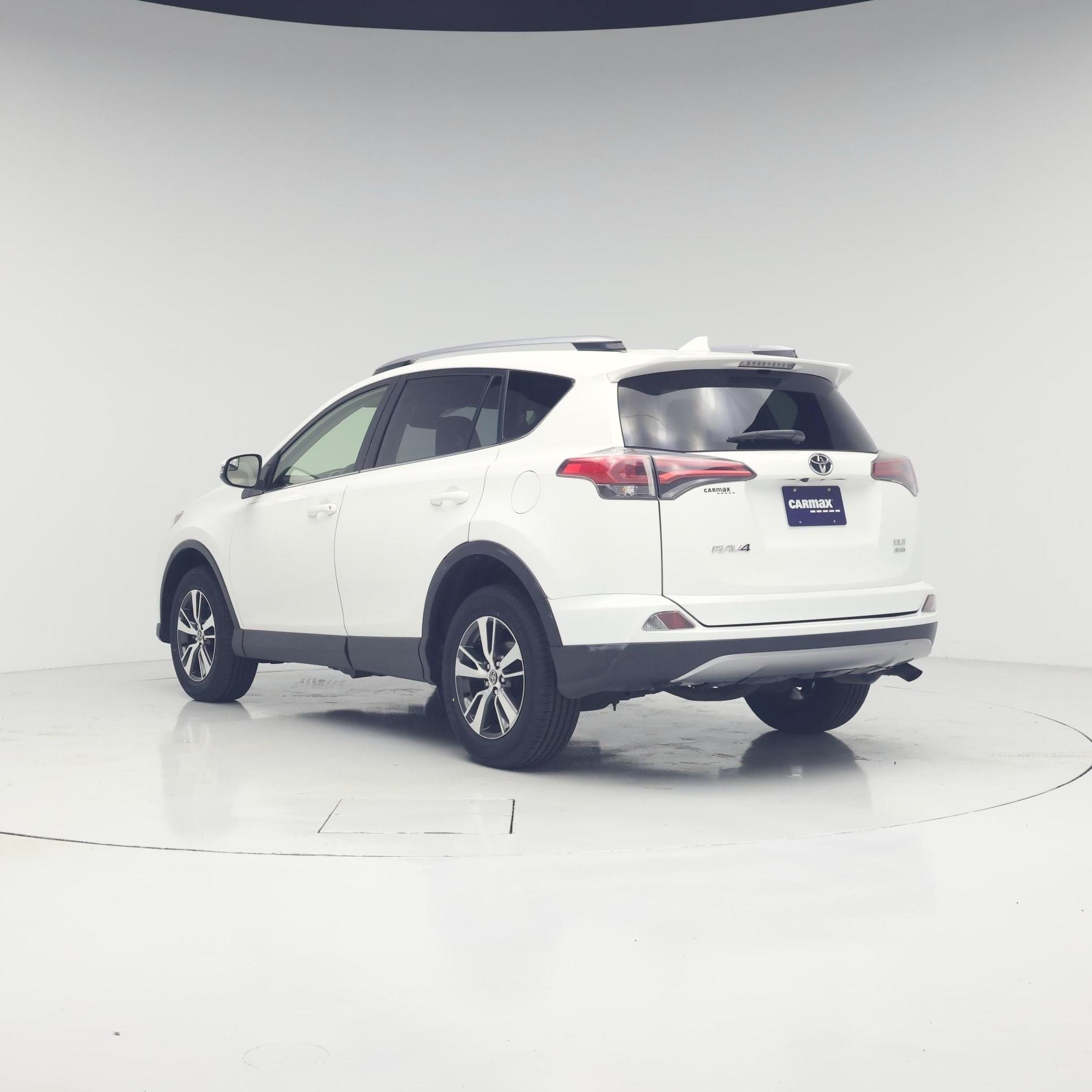 Thumbnail: 2017 Toyota RAV4 - 2