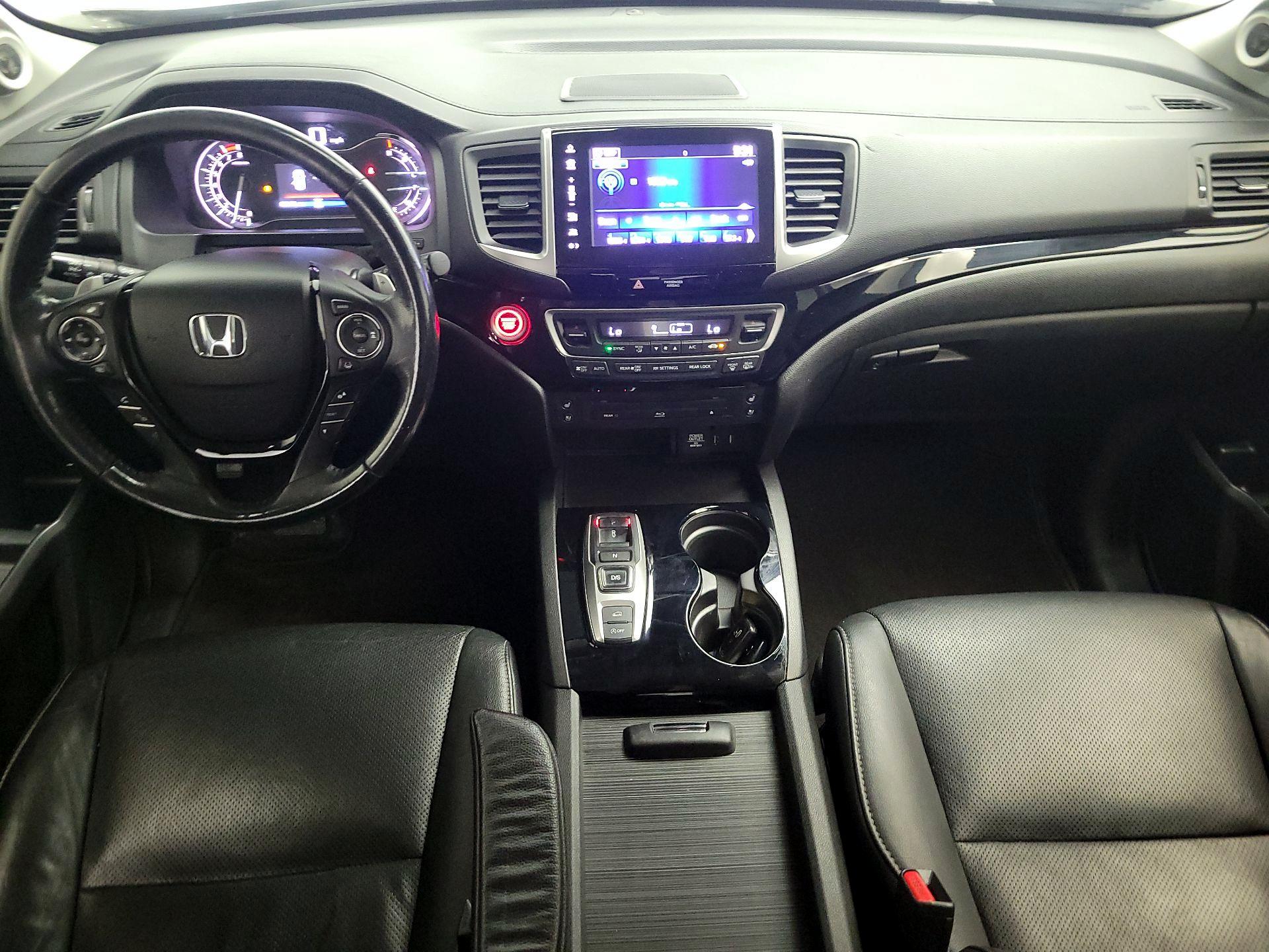 Thumbnail: 2017 Honda Pilot - 9