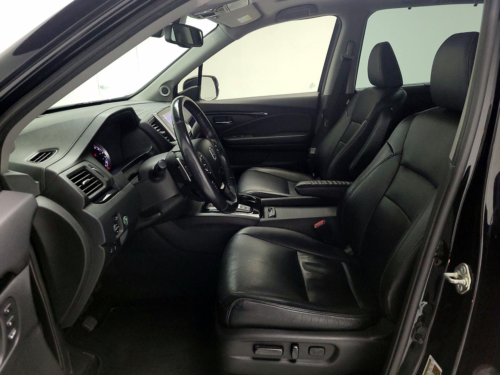 Thumbnail: 2017 Honda Pilot - 11