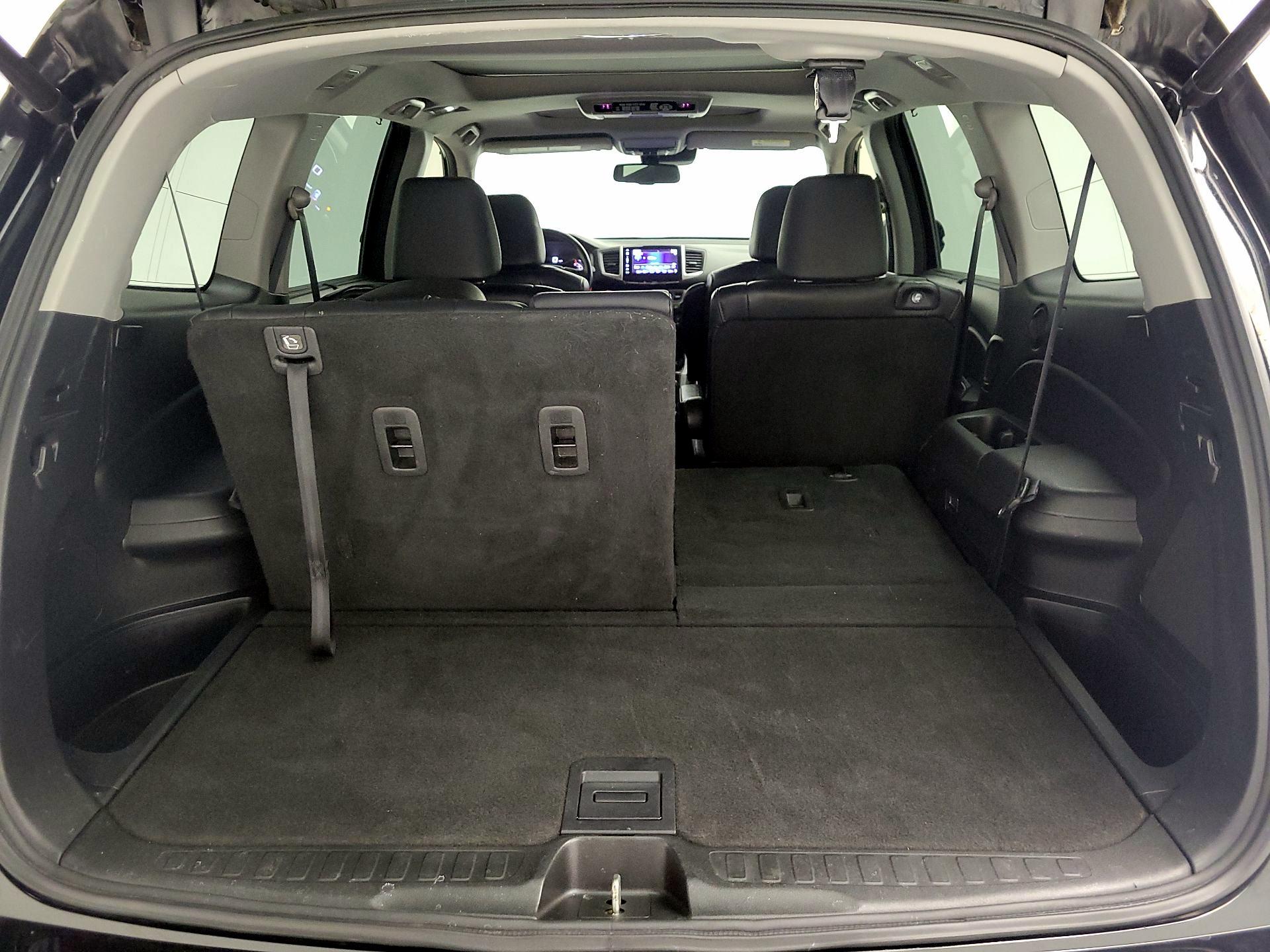 Thumbnail: 2017 Honda Pilot - 16