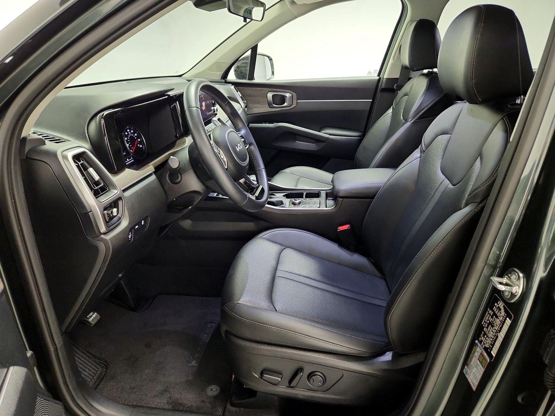 Thumbnail: 2023 Kia Sorento - 11