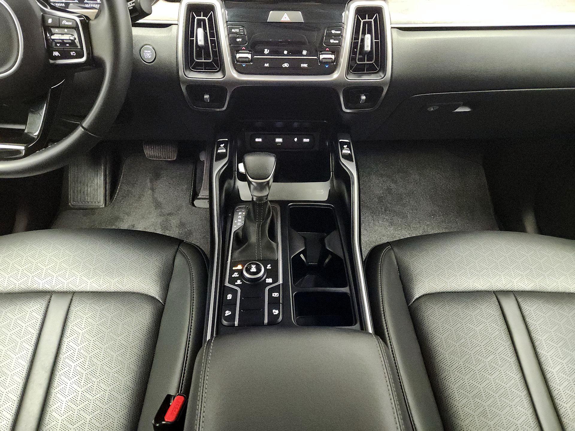 Thumbnail: 2023 Kia Sorento - 18