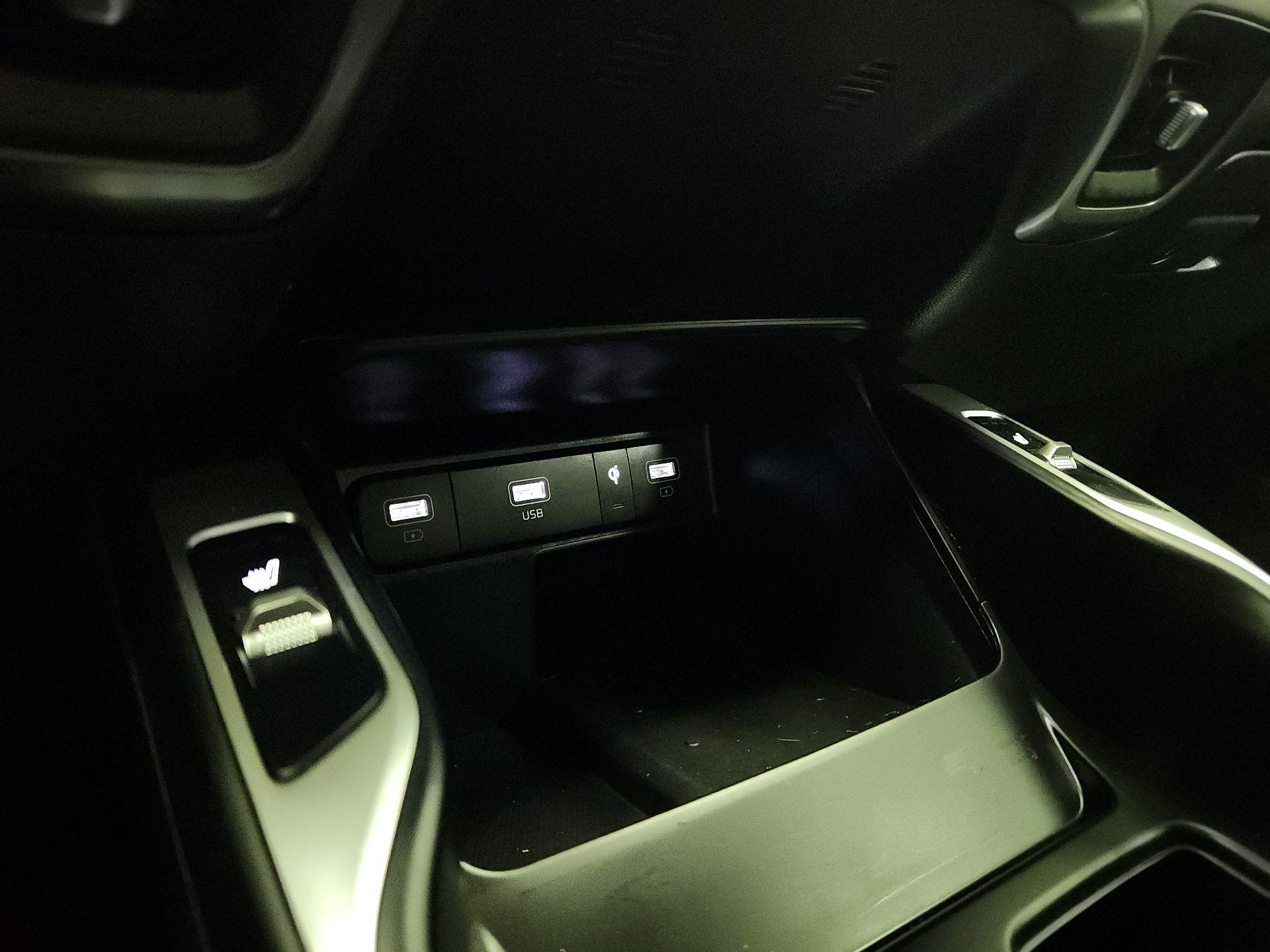 Thumbnail: 2023 Kia Sorento - 19