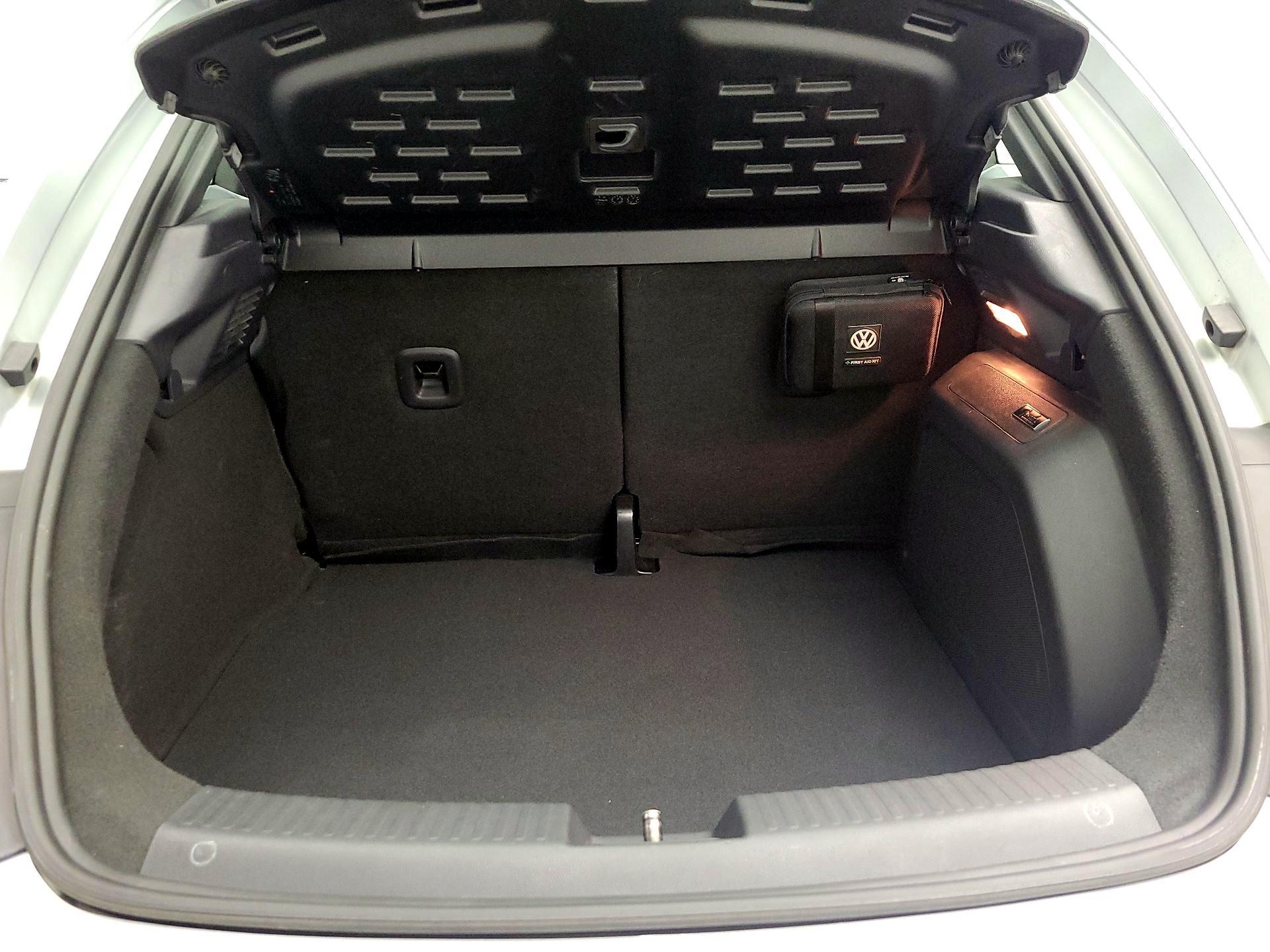 Thumbnail: 2014 Volkswagen Beetle - 16