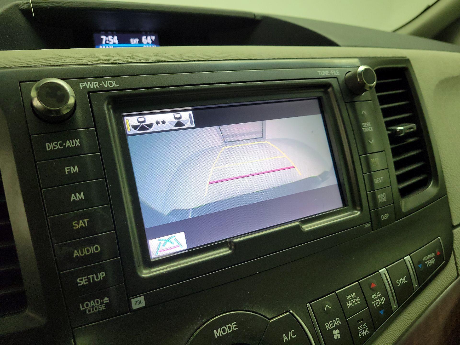 Thumbnail: 2014 Toyota Sienna - 15