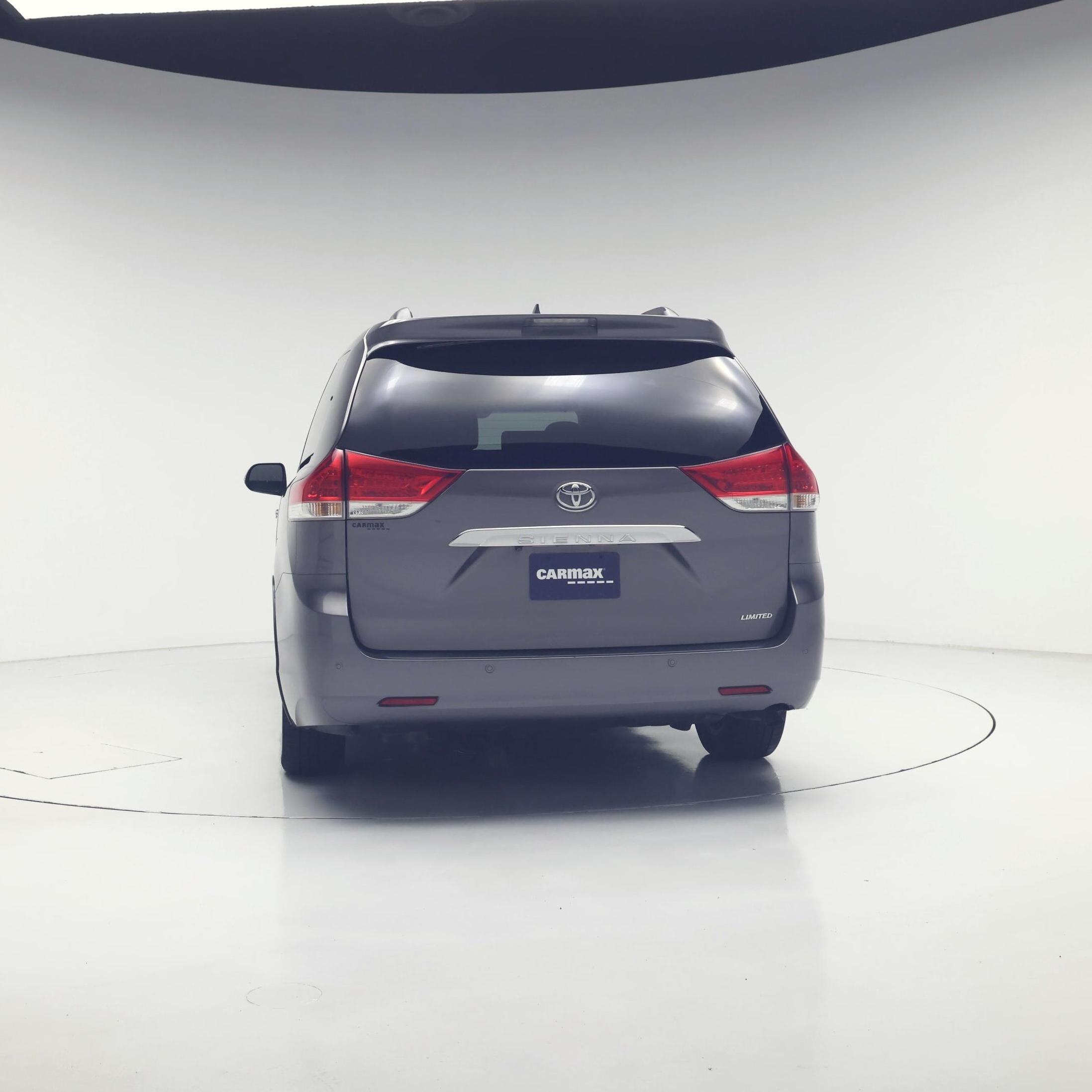Thumbnail: 2014 Toyota Sienna - 6