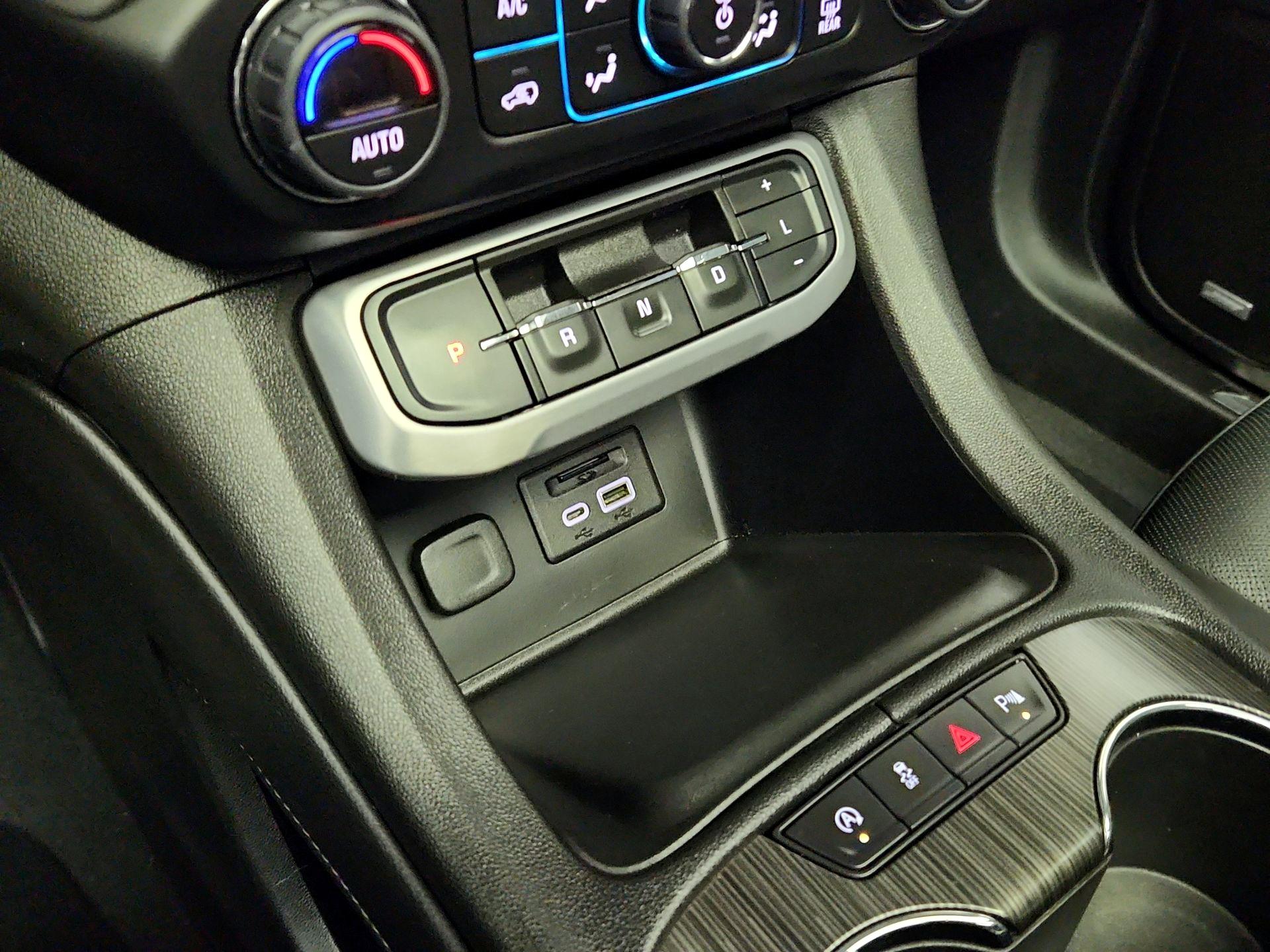 Thumbnail: 2022 GMC Acadia - 19