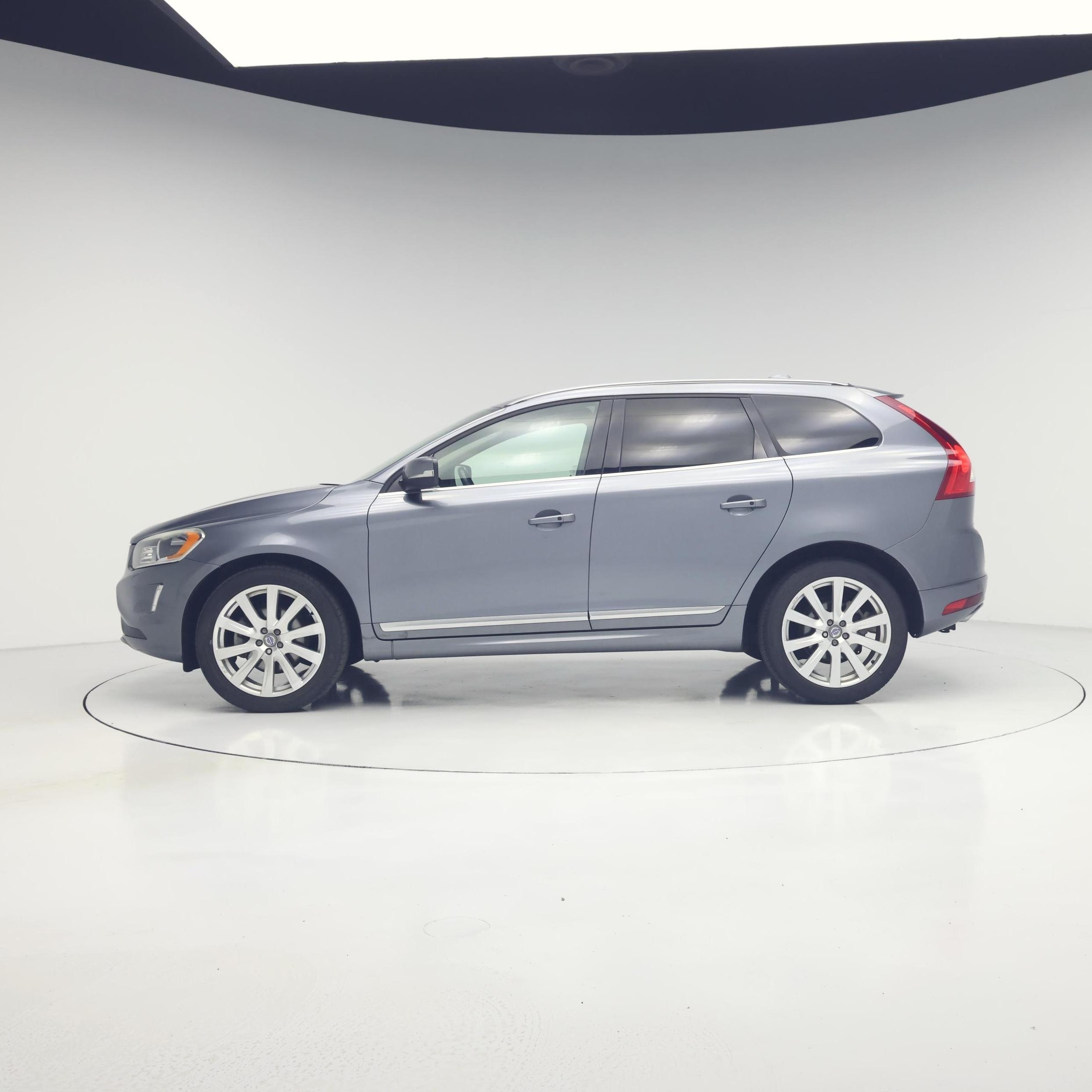 Thumbnail: 2017 Volvo XC60 - 3