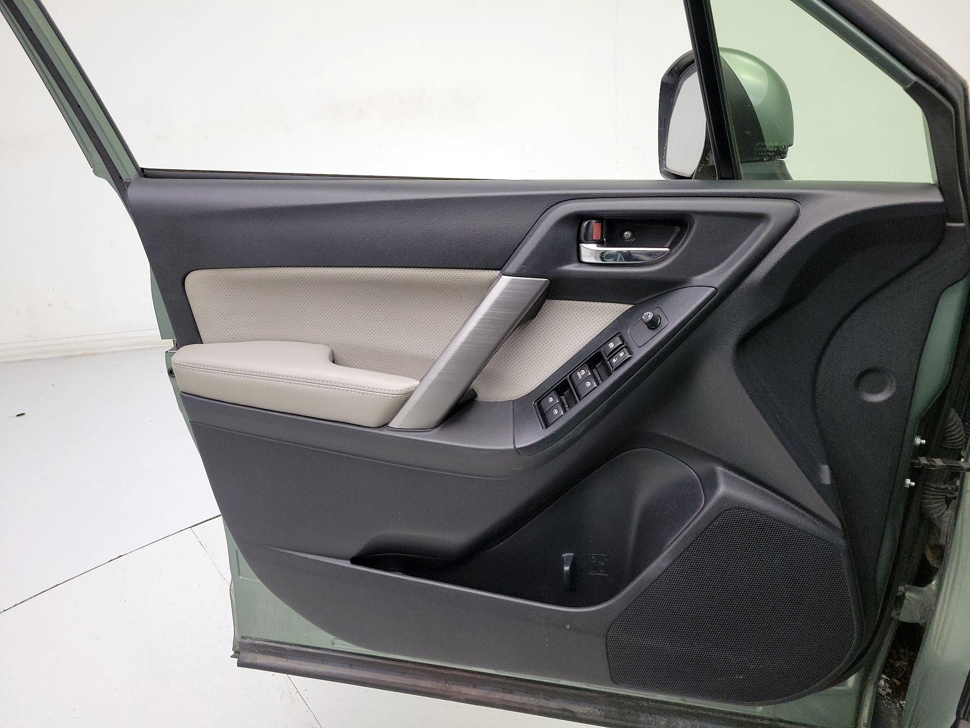 Thumbnail: 2016 Subaru Forester - 12