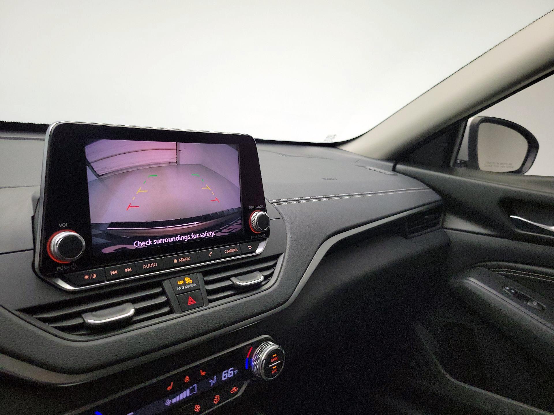 Thumbnail: 2019 Nissan Altima - 12