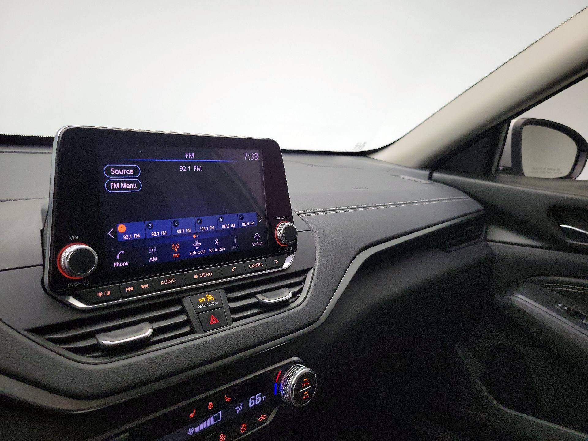 Thumbnail: 2019 Nissan Altima - 13