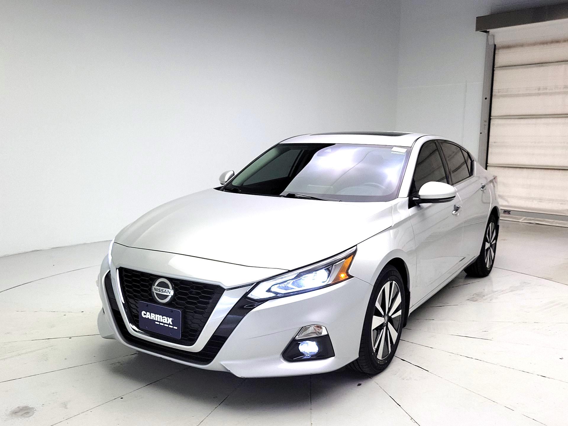 Thumbnail: 2019 Nissan Altima - 3