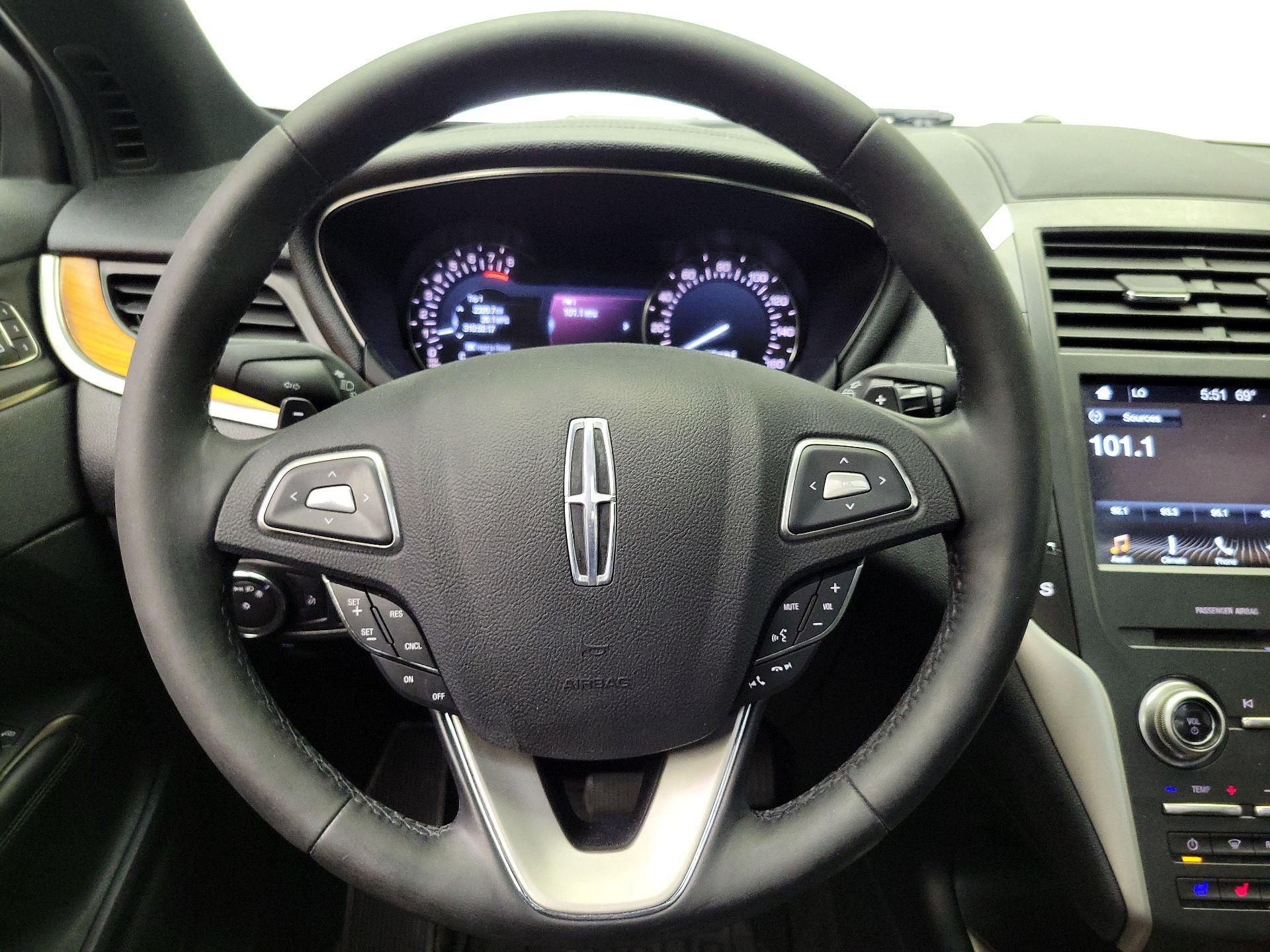 Thumbnail: 2016 Lincoln MKC - 10