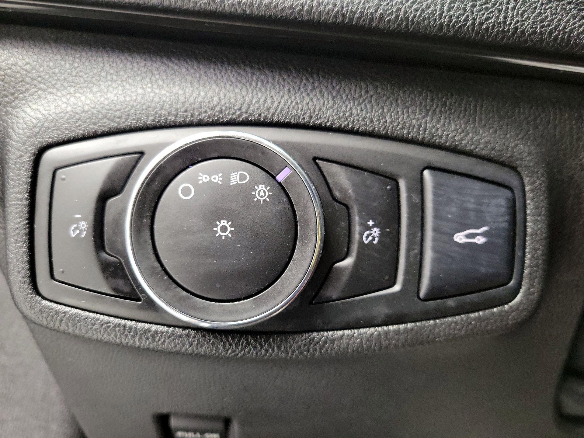 Thumbnail: 2016 Lincoln MKC - 13