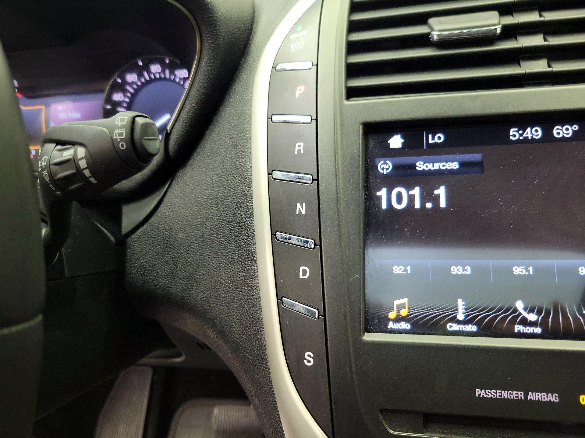 Thumbnail: 2016 Lincoln MKC - 18
