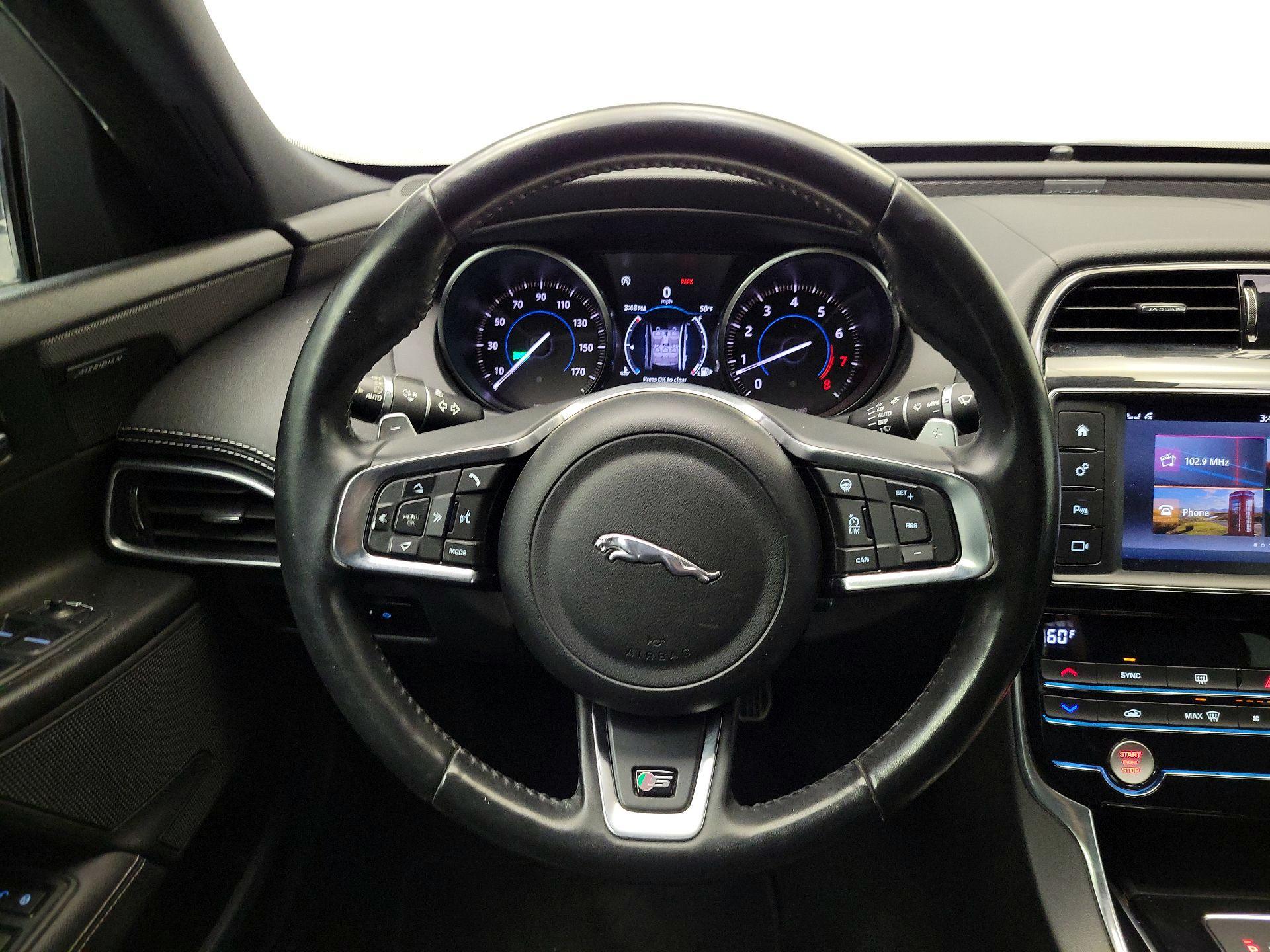 Thumbnail: 2018 Jaguar XE - 10