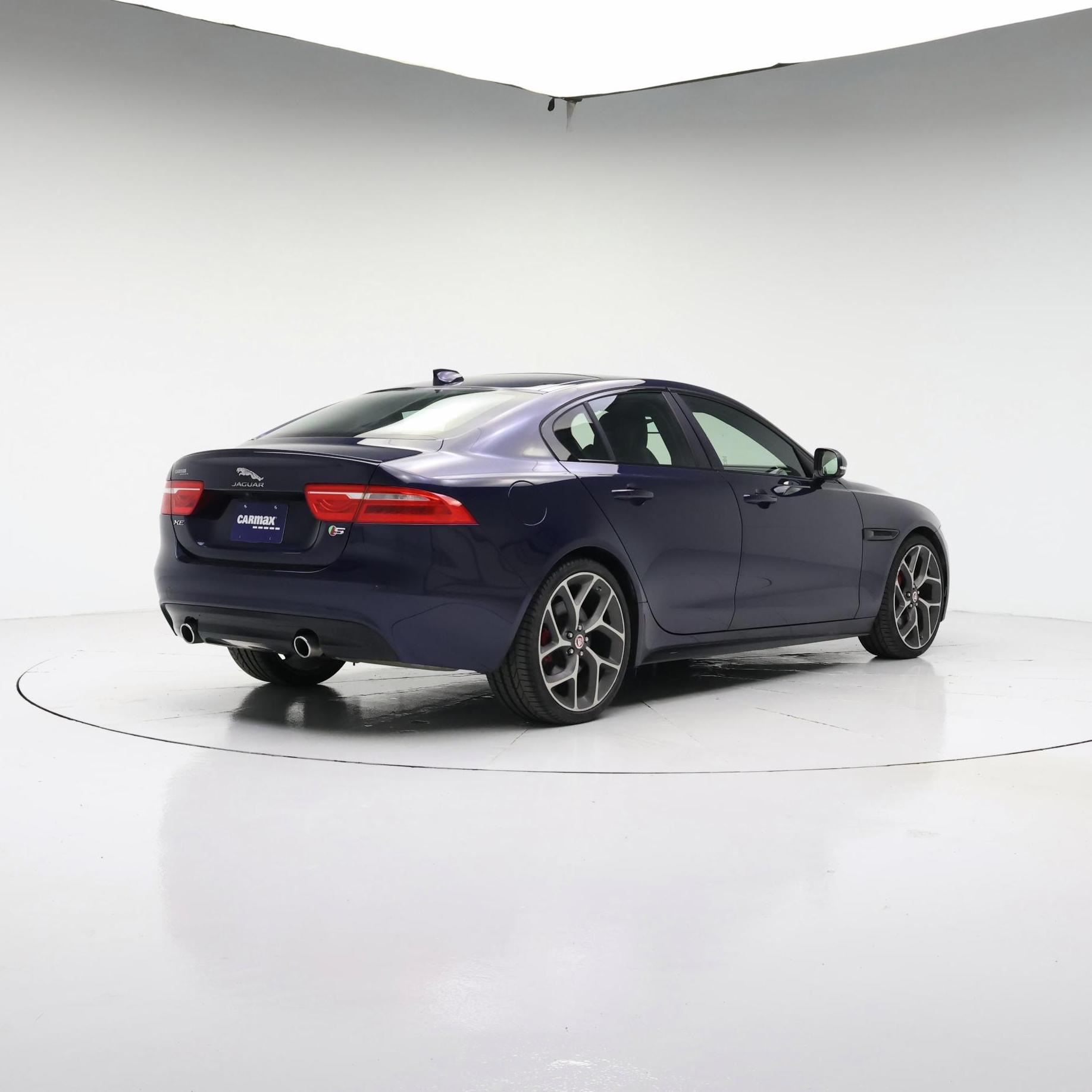 Thumbnail: 2018 Jaguar XE - 8