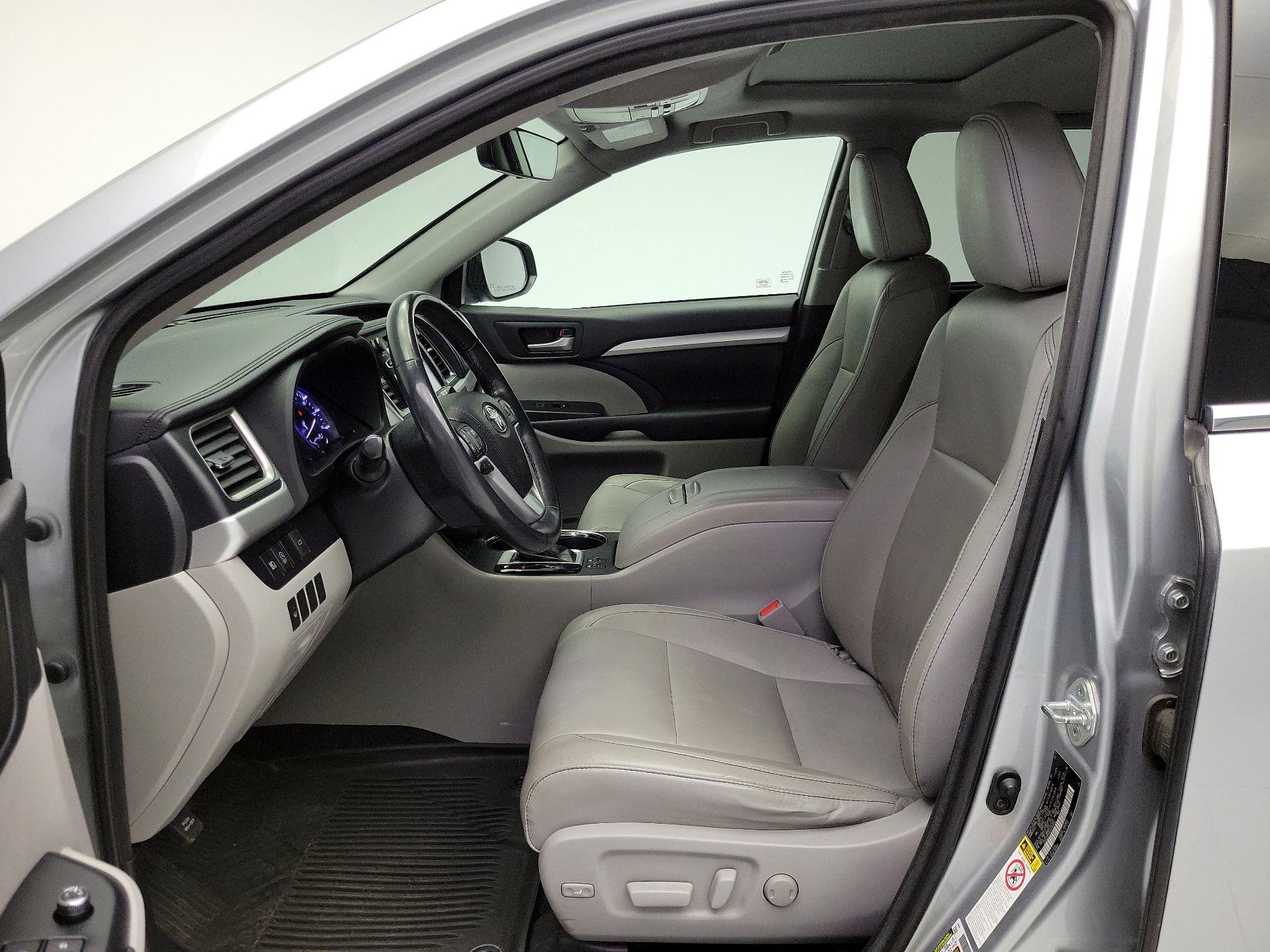 Thumbnail: 2018 Toyota Highlander - 11