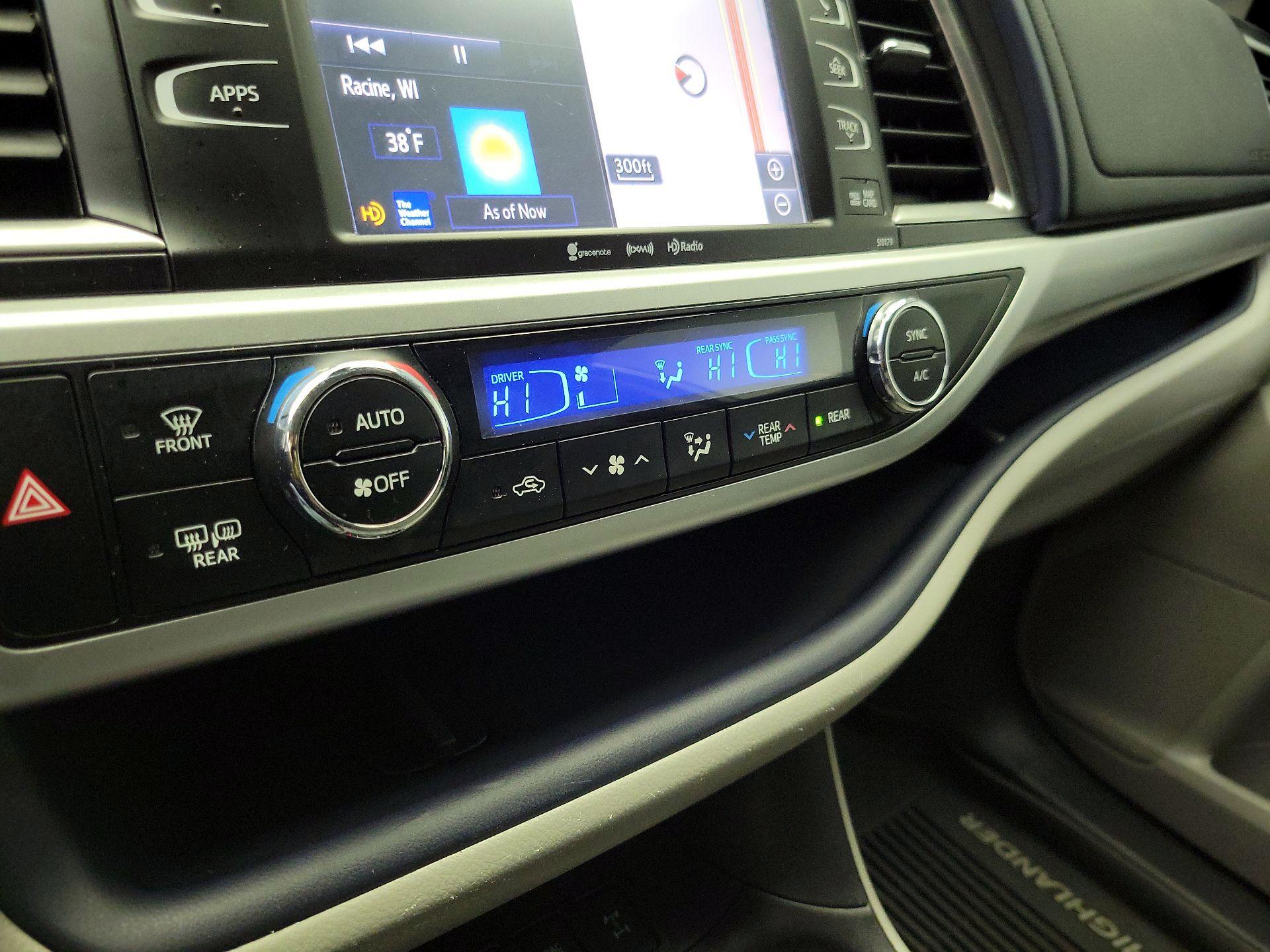 Thumbnail: 2018 Toyota Highlander - 16