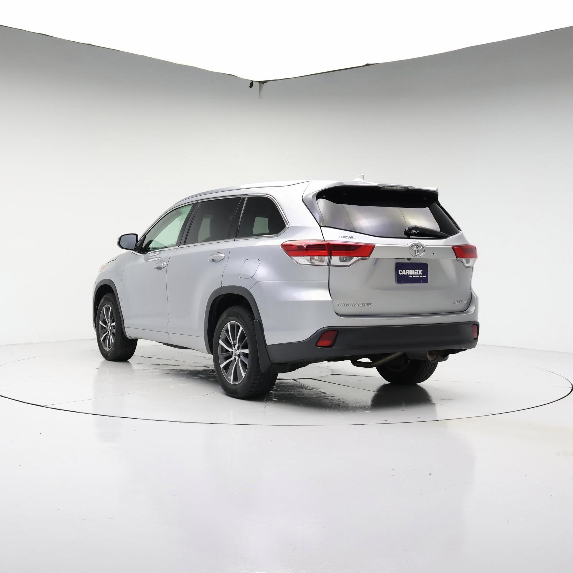 Thumbnail: 2018 Toyota Highlander - 2