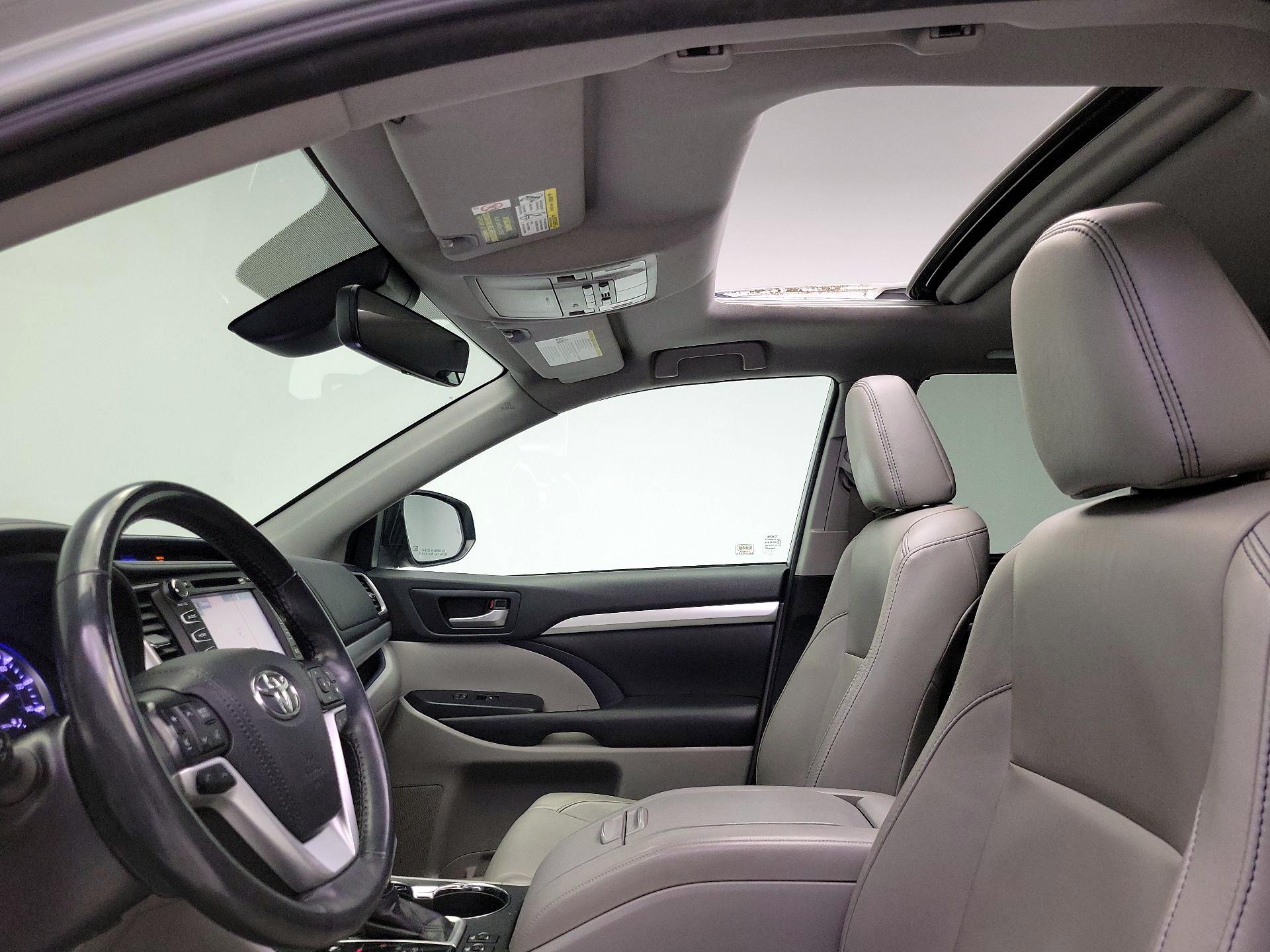 Thumbnail: 2018 Toyota Highlander - 19