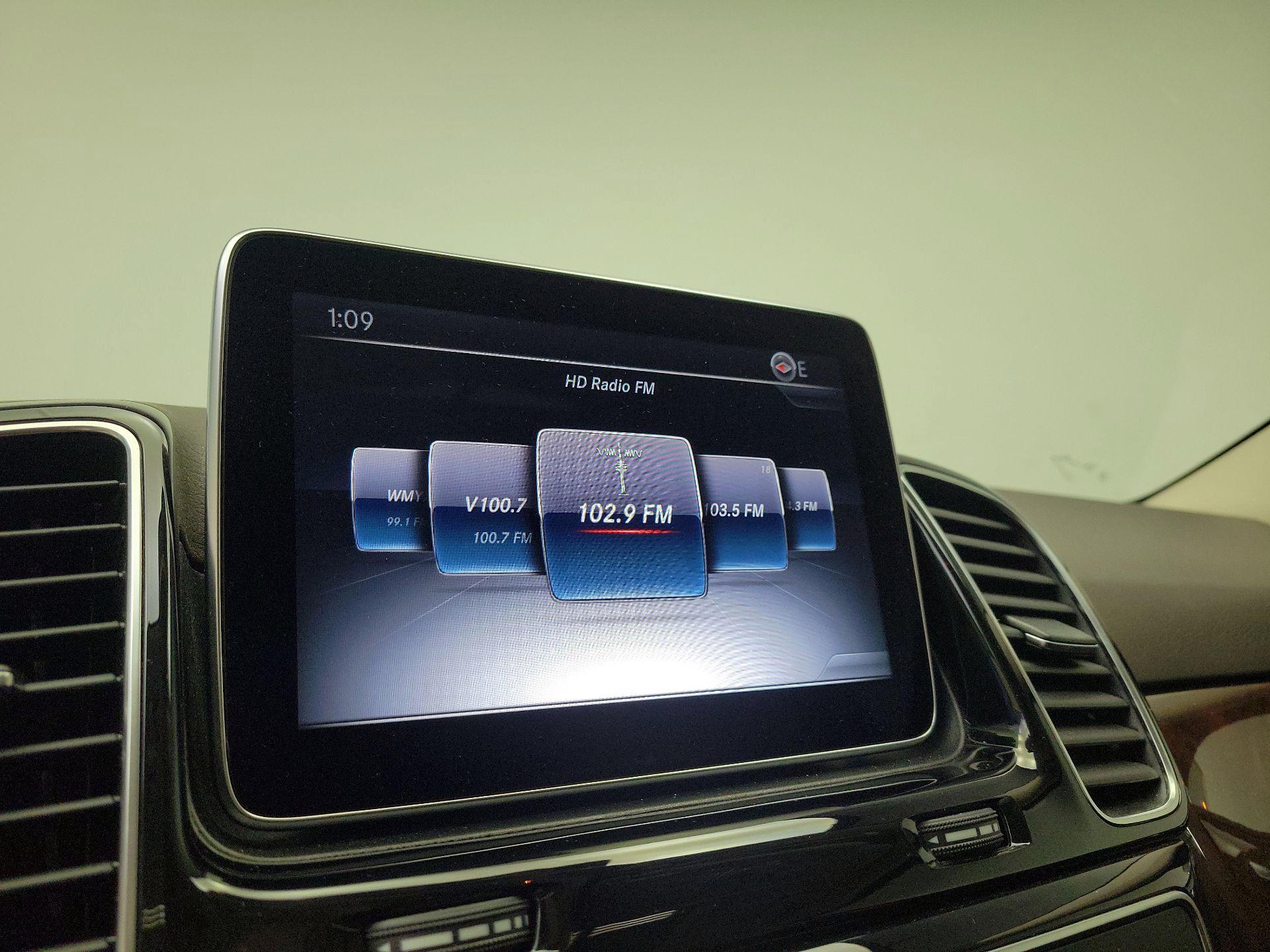 Thumbnail: 2016 Mercedes-Benz GLE - 16