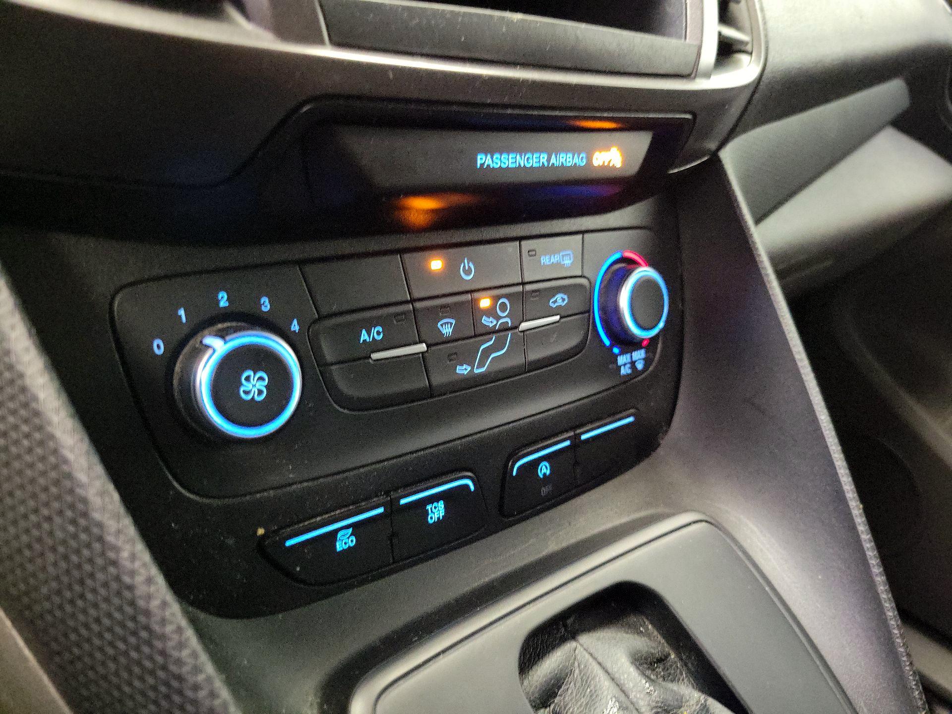 Thumbnail: 2019 Ford Transit Series - 16