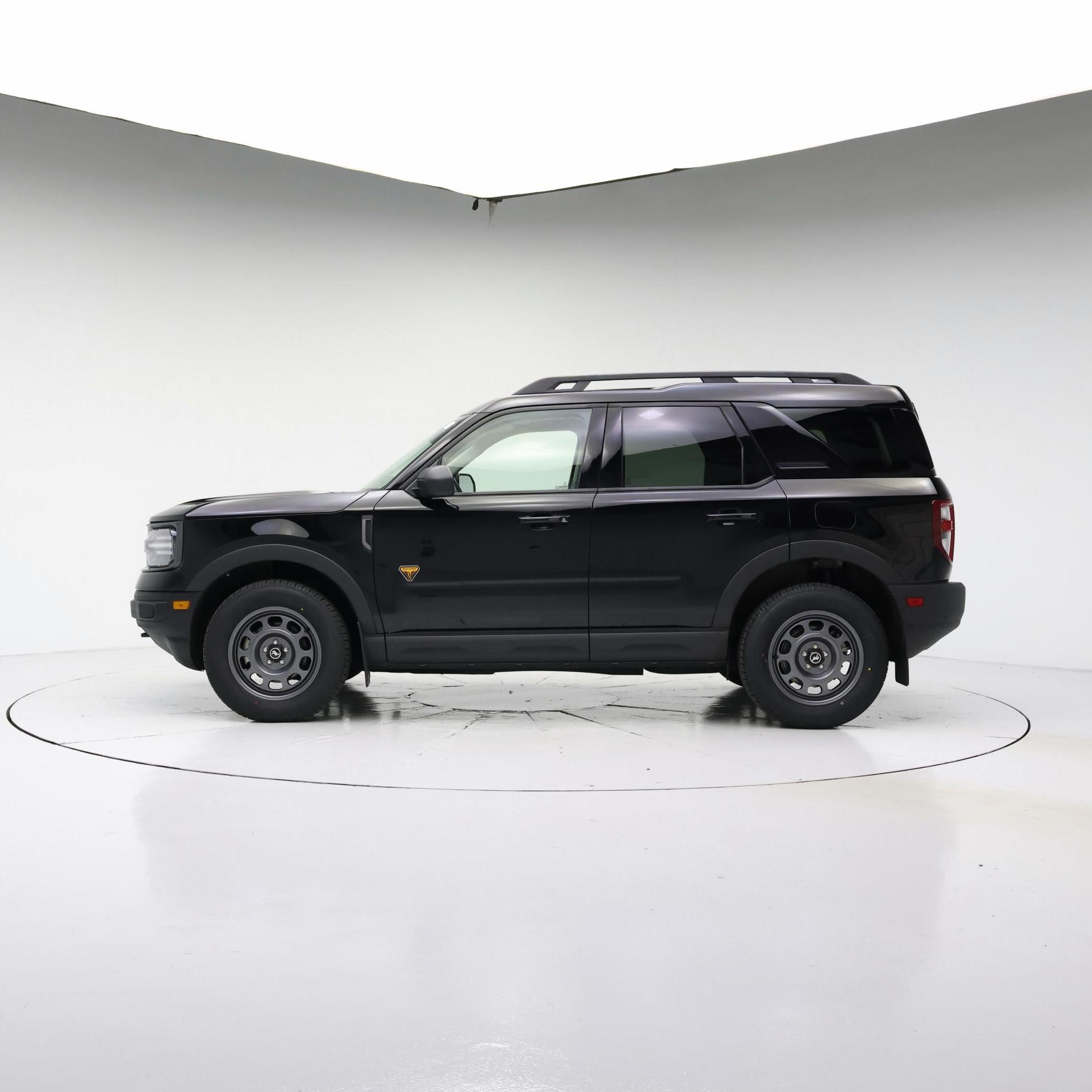 Thumbnail: 2021 Ford Bronco Sport - 3