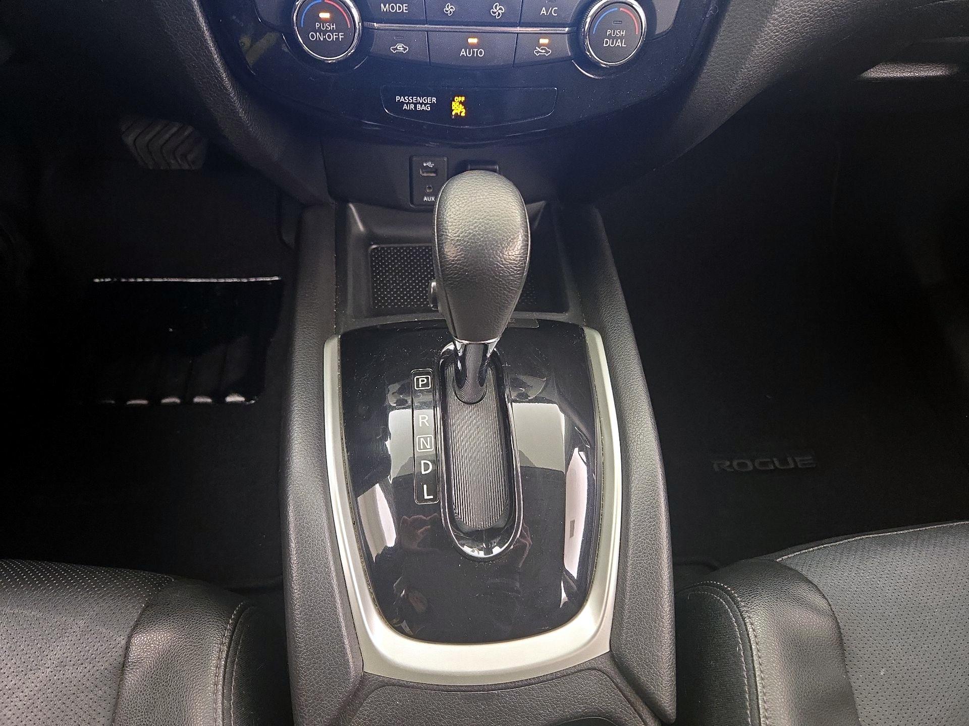 Thumbnail: 2016 Nissan Rogue - 17