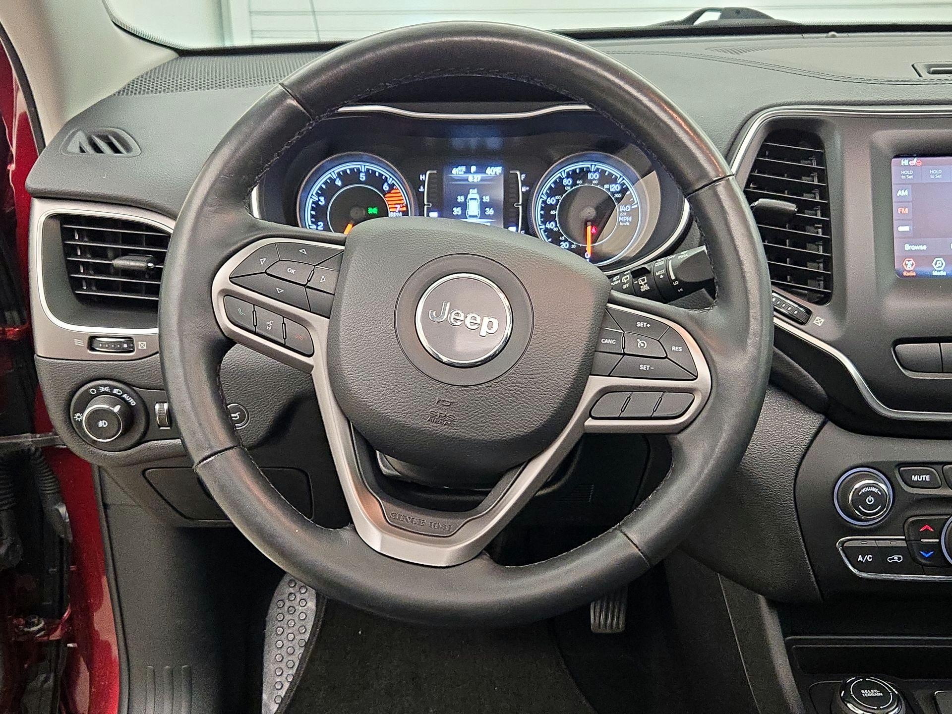 Thumbnail: 2019 Jeep Cherokee - 10