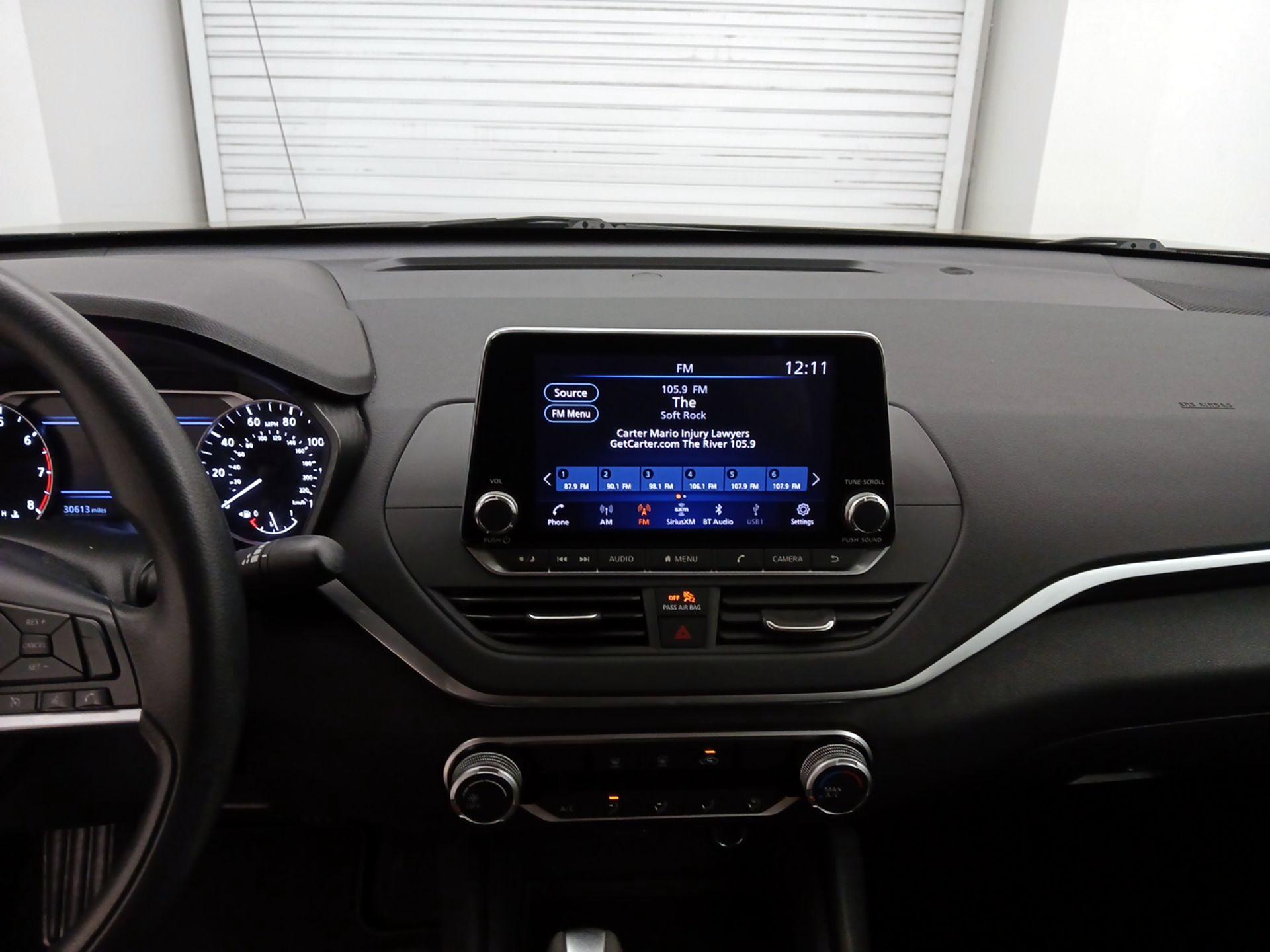 Thumbnail: 2019 Nissan Altima - 9