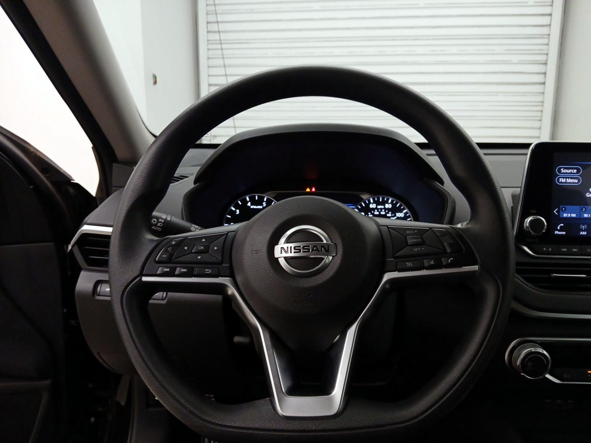 Thumbnail: 2019 Nissan Altima - 10