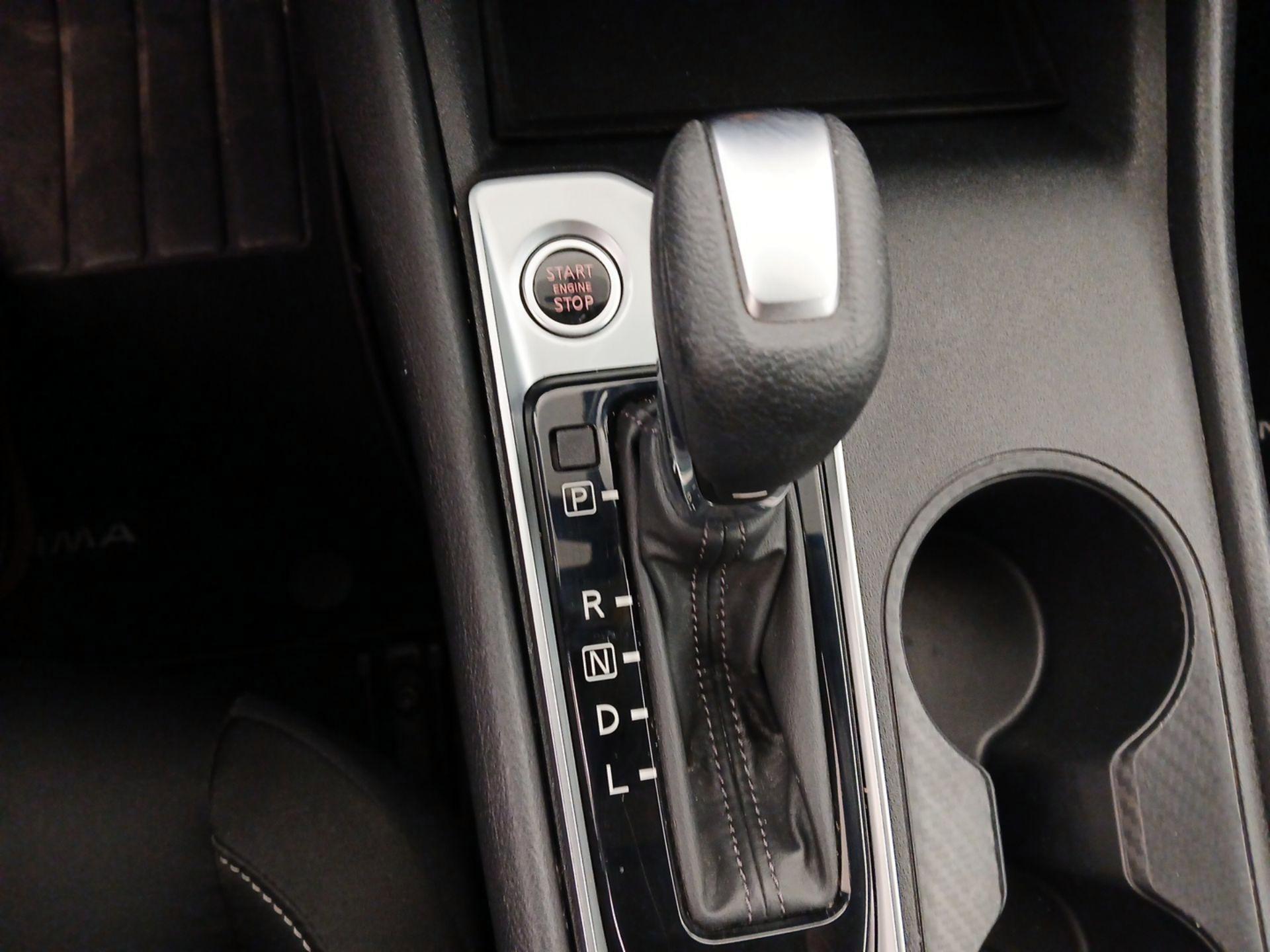 Thumbnail: 2019 Nissan Altima - 17