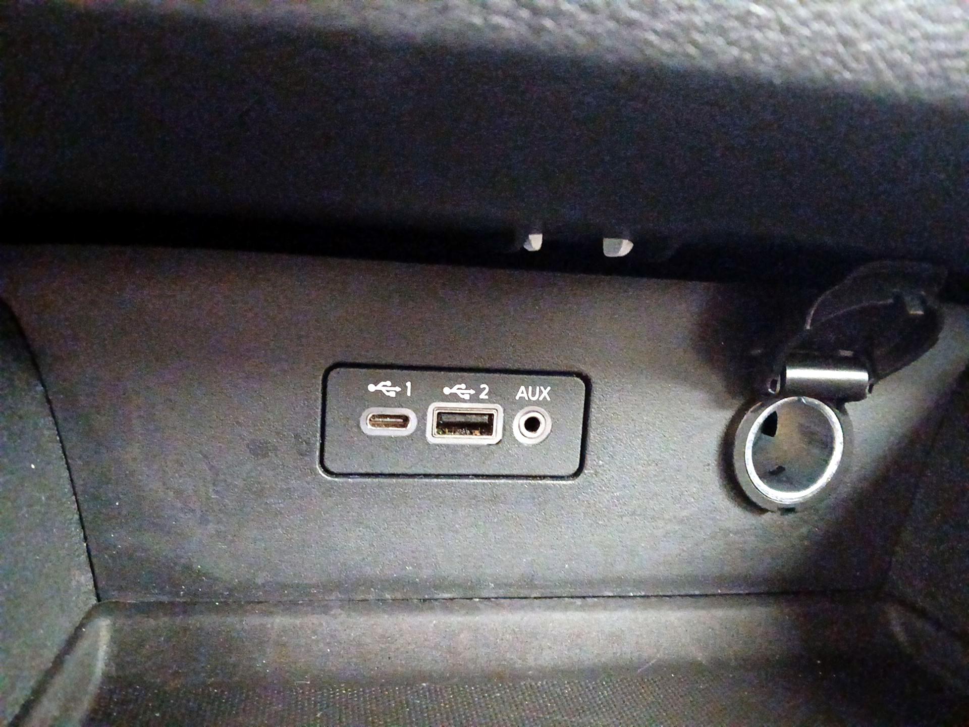 Thumbnail: 2019 Nissan Altima - 18