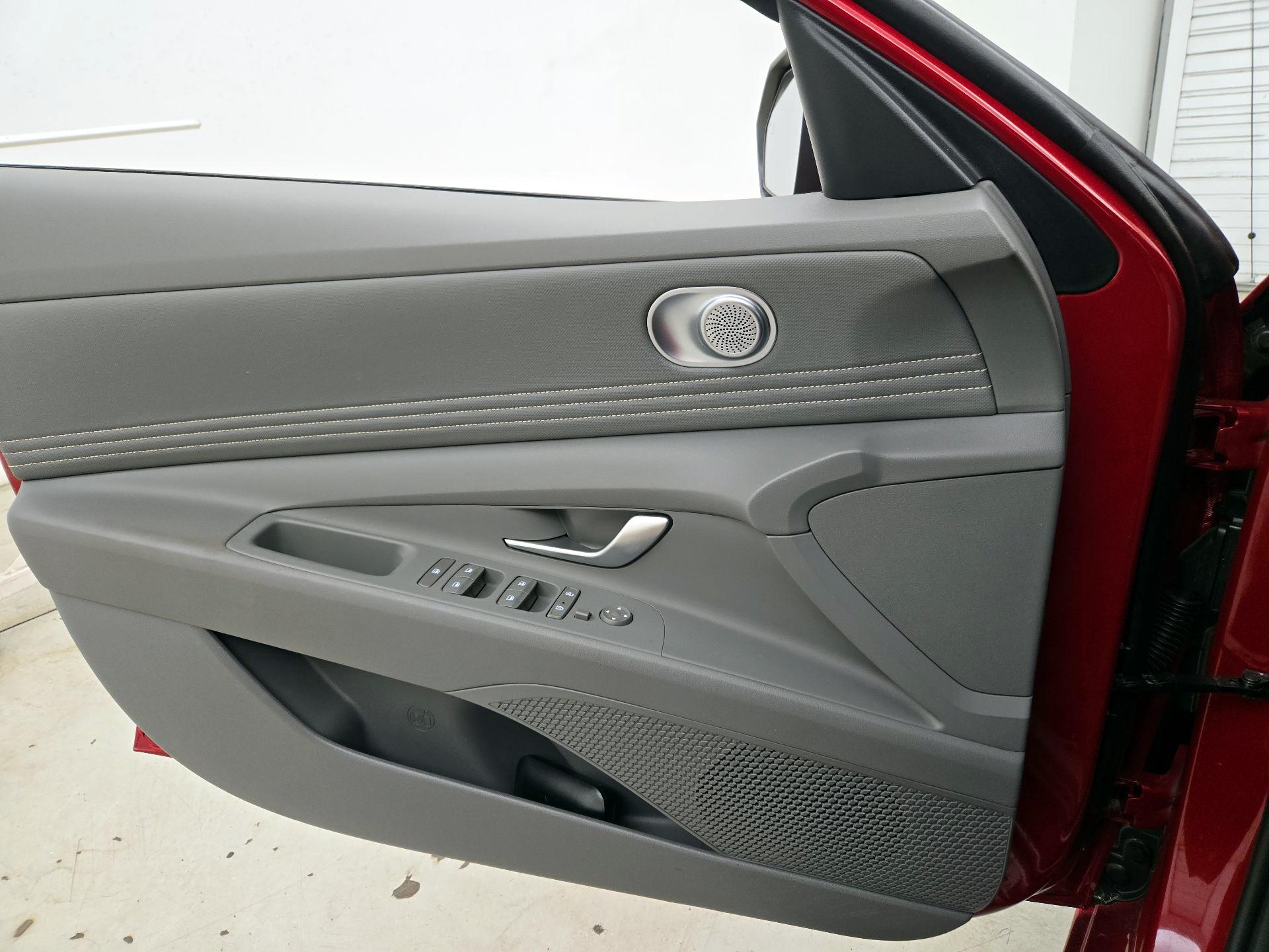 Thumbnail: 2023 Hyundai Elantra - 12