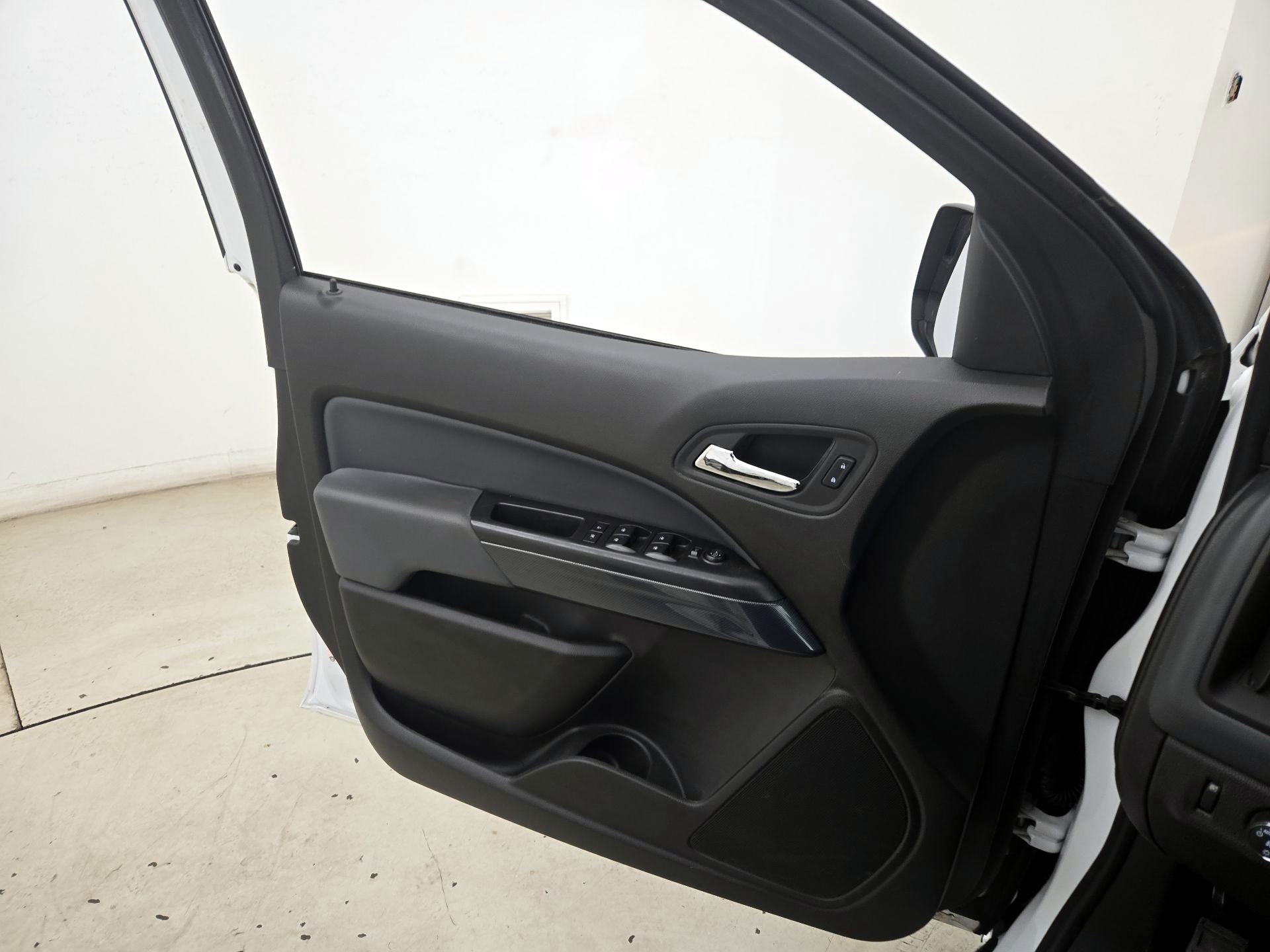 Thumbnail: 2016 Chevrolet Colorado - 12